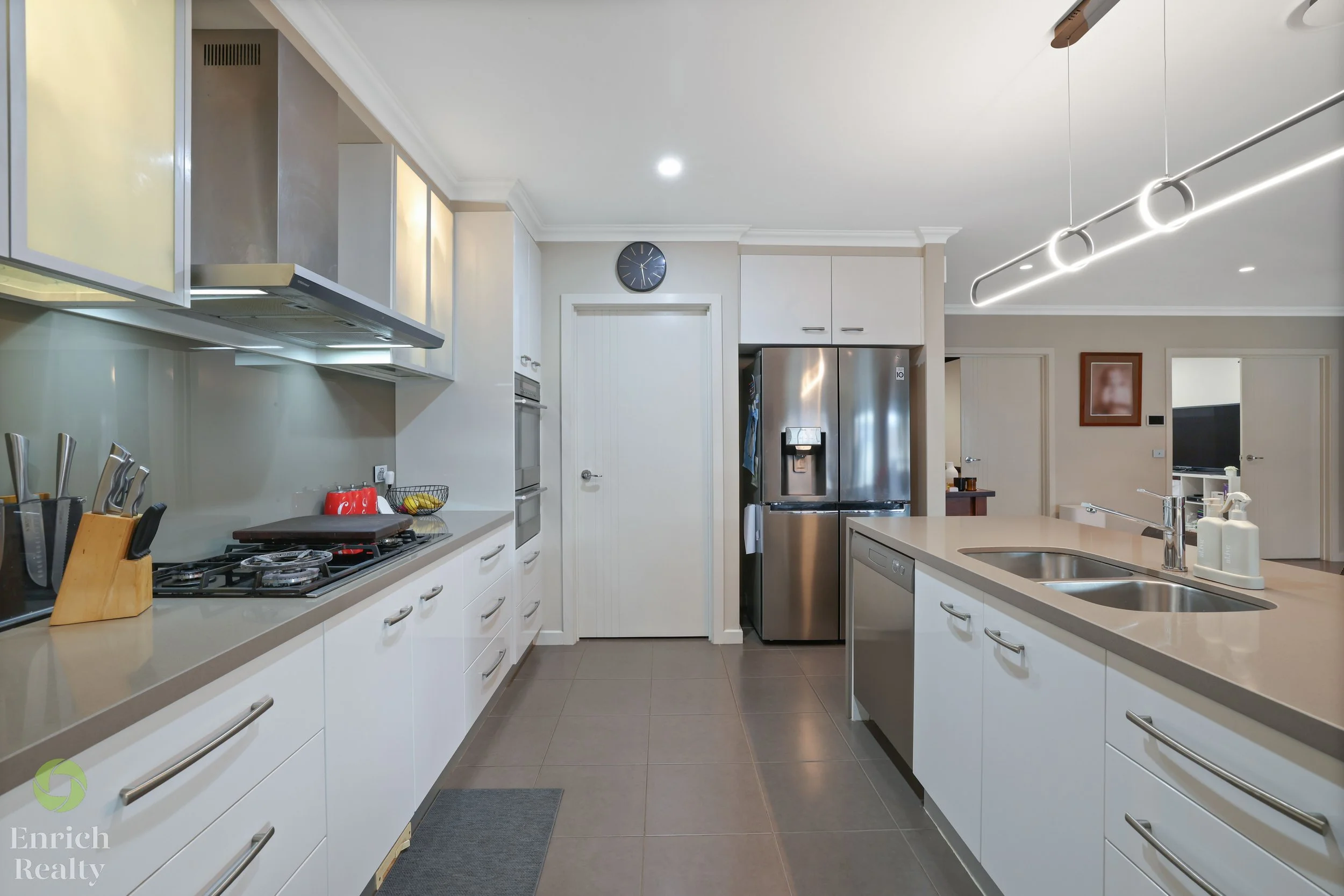 4RobinClose10WM.jpg