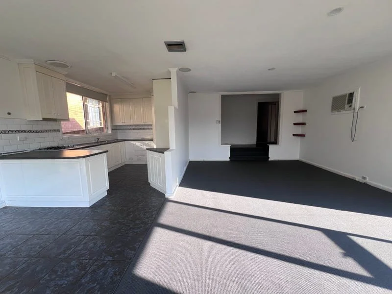 24 Bayley St, Moe - 3.jpg