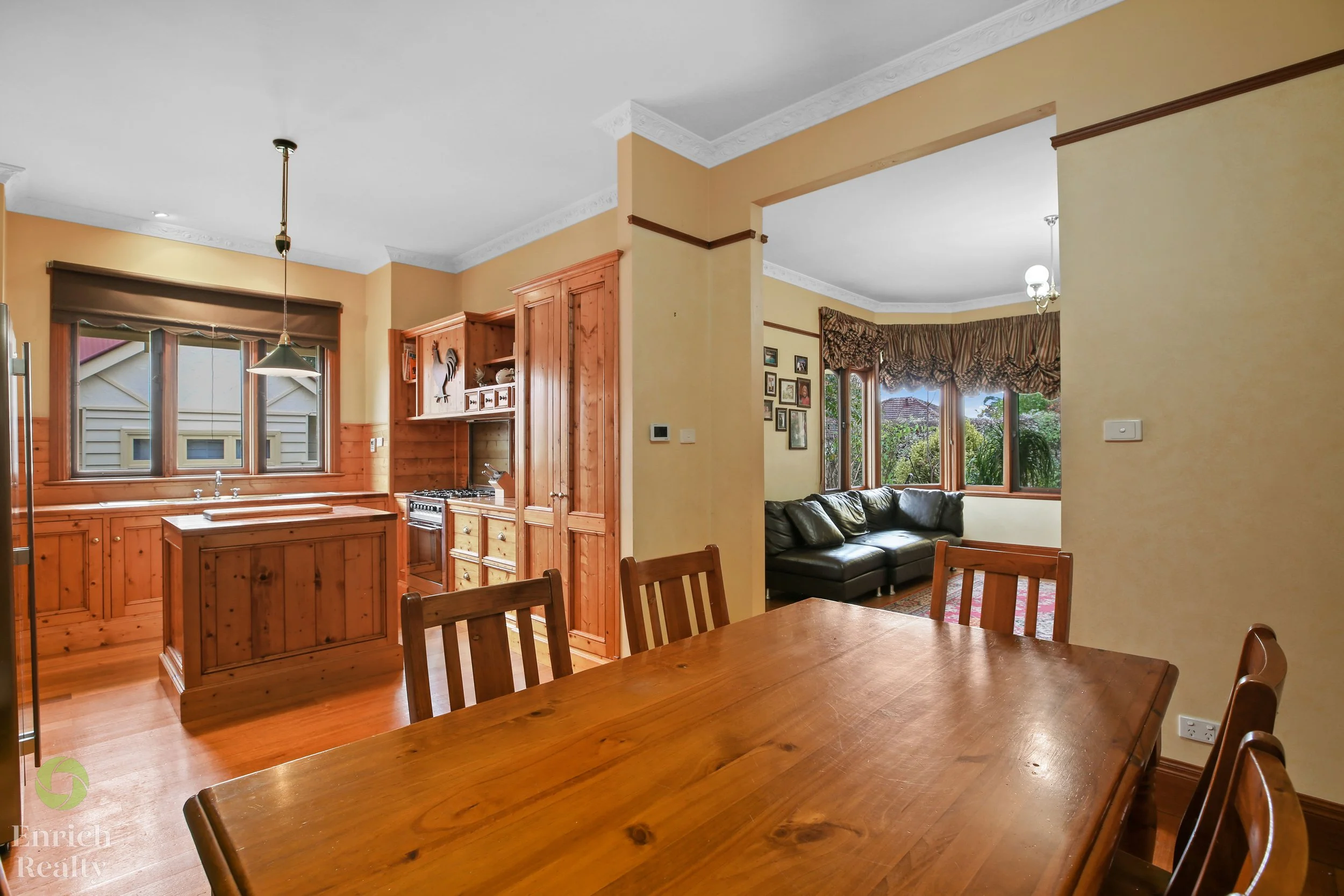 9HollandCourt19WM.jpg