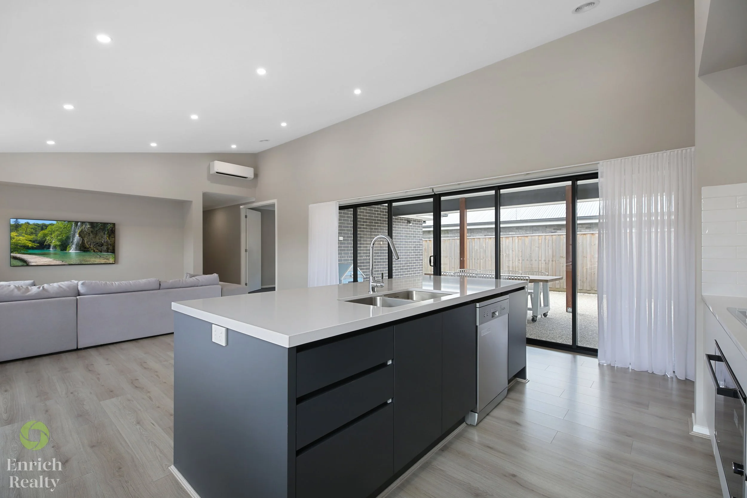 12 Carnoustie Court_19_WM.jpg