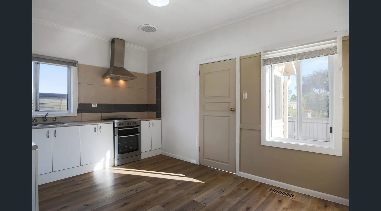 20 Service Road, Moe - 2.jpg