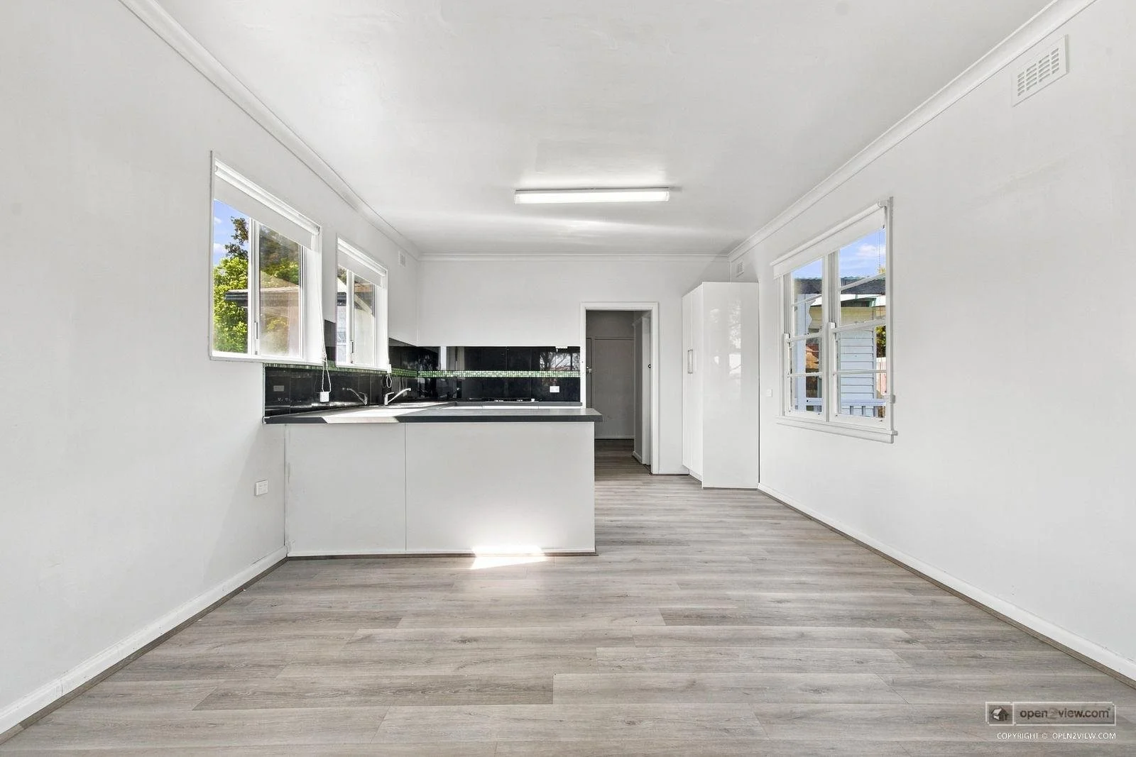 9 Baw Baw Street, Moe - 4.jpg