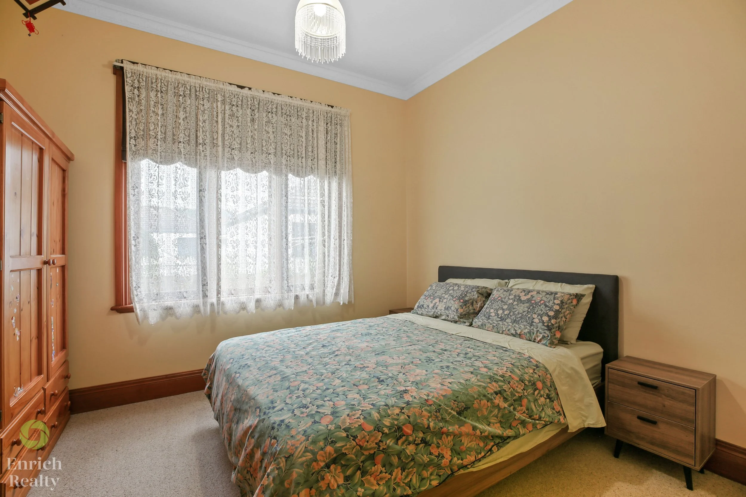 9HollandCourt12WM.jpg