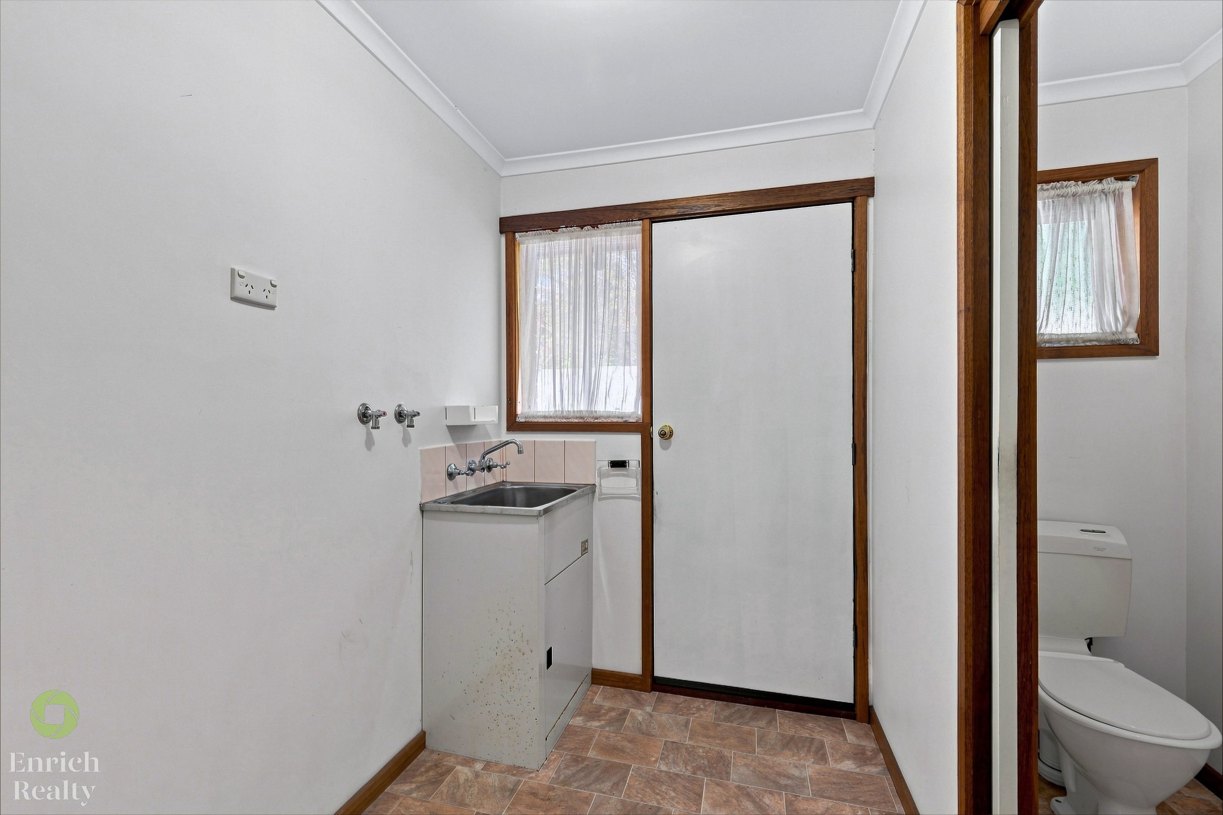 177MonashRoad17WM.jpg