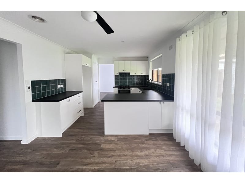 13 Abbott Street, Moe - 3.jpg