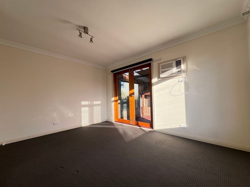 2 Mardan Street, Newborough - 8.jpg