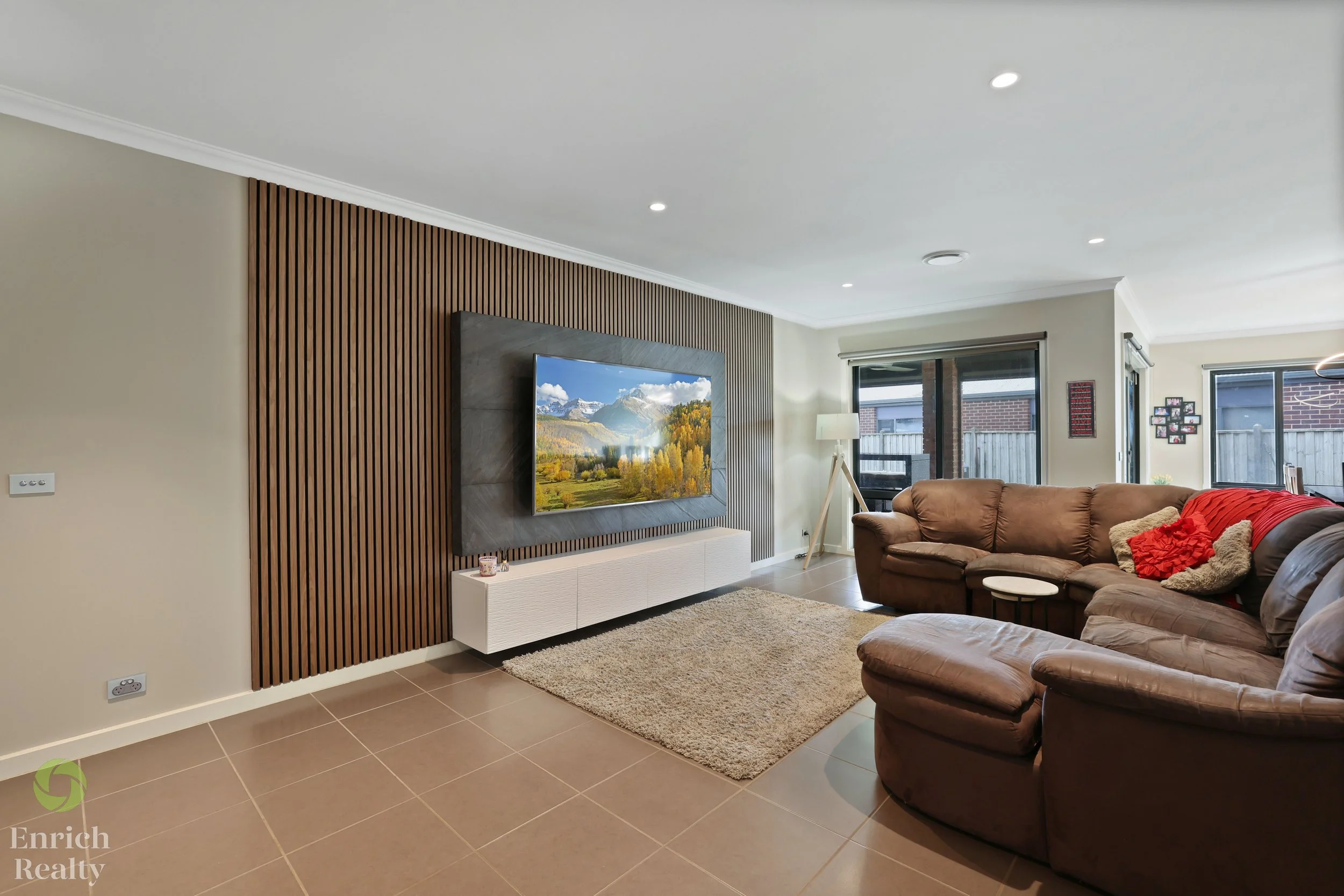 4RobinClose14WM.jpg