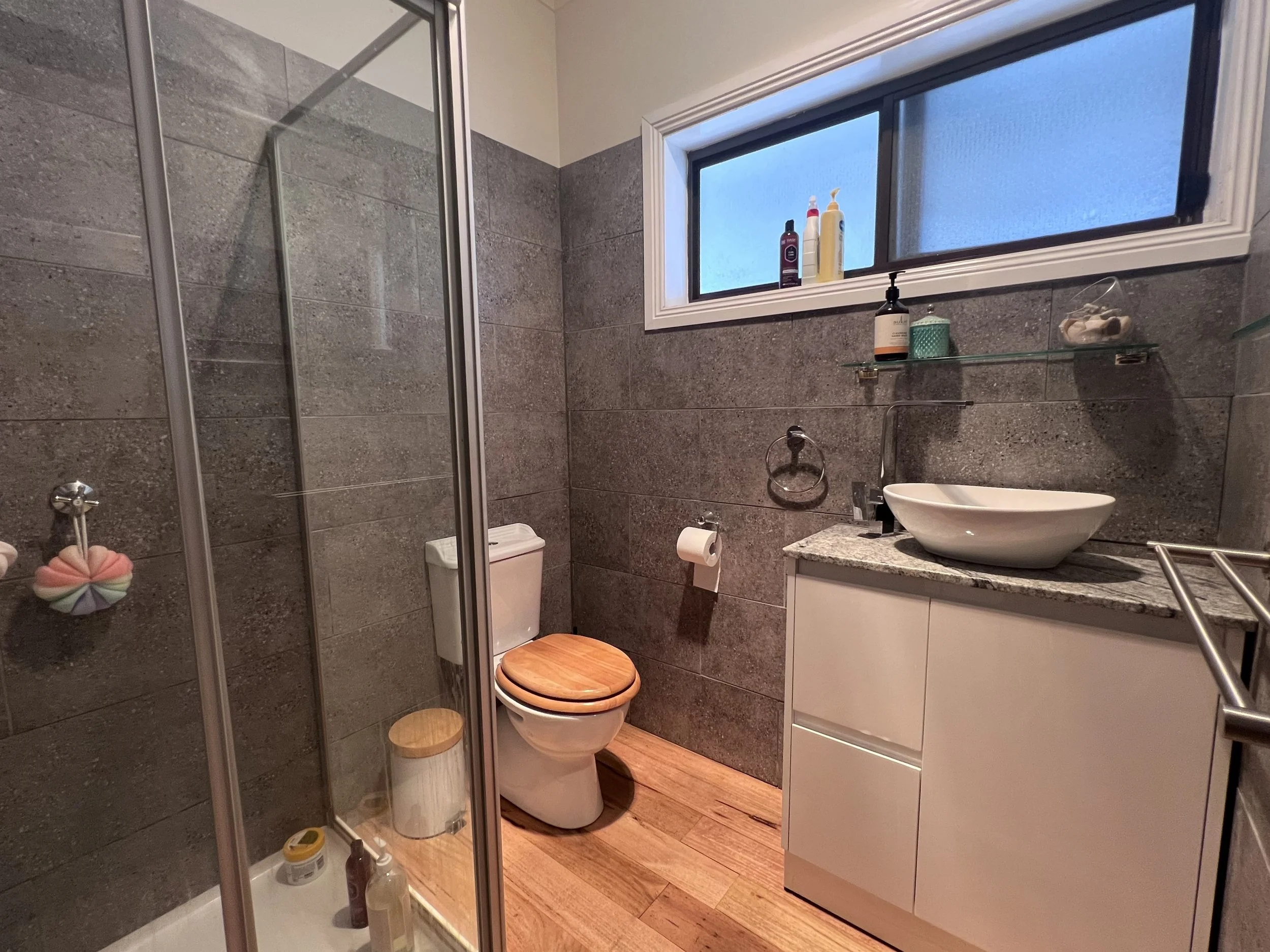 14 goodings bathroom.jpeg