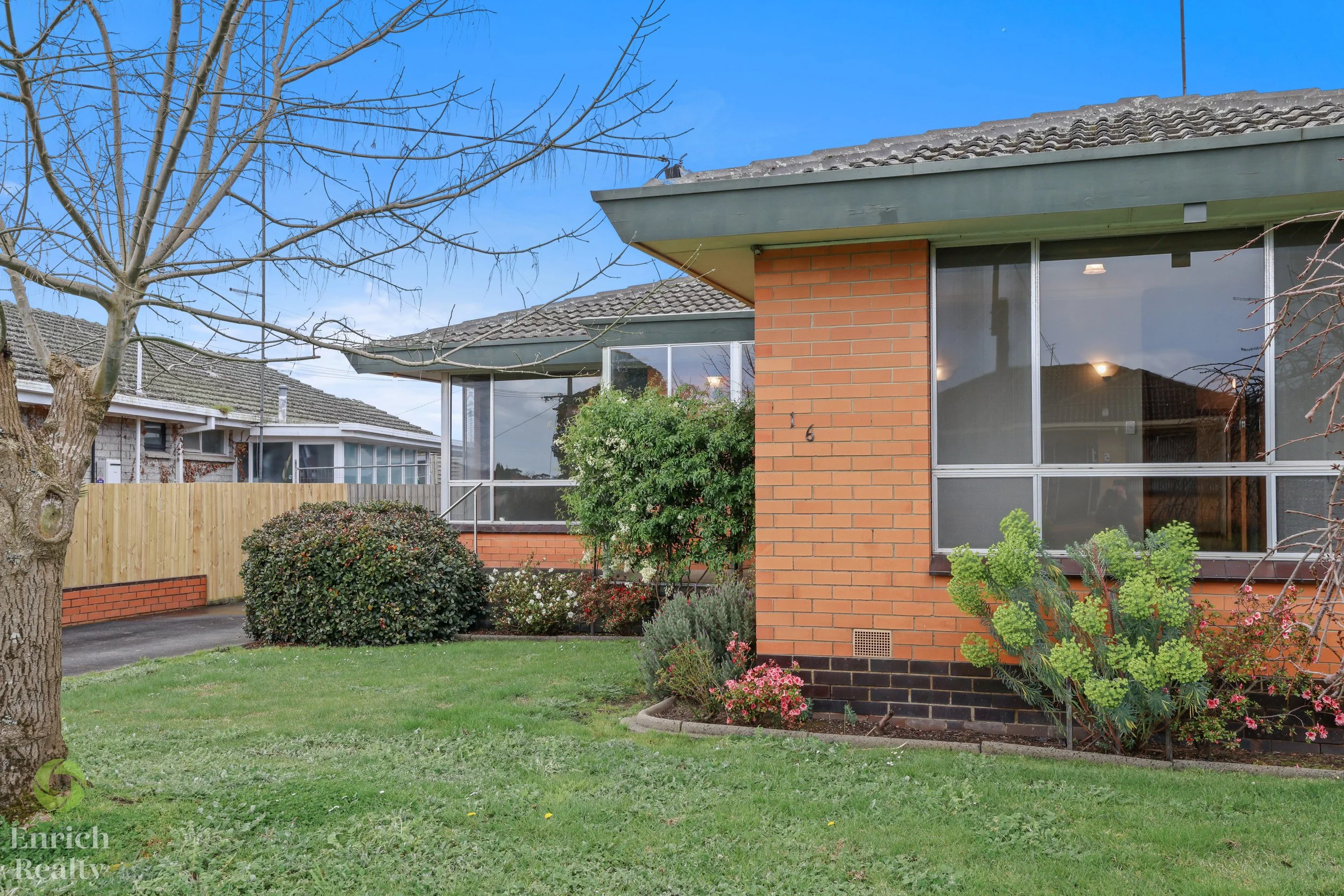 16SummerleaStreet30WM.jpg