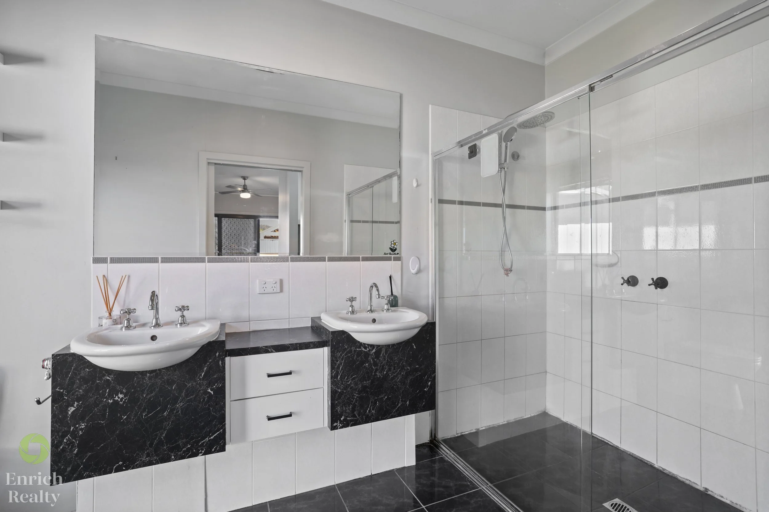 28VincentBoulevard21WM.jpg