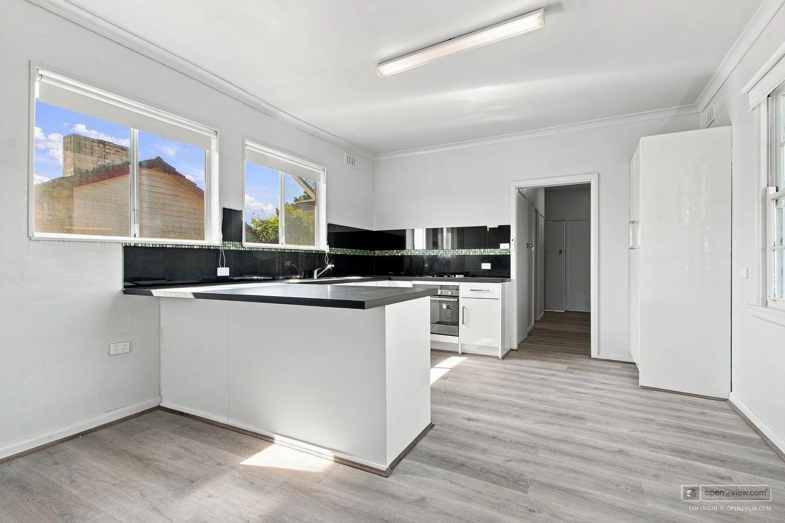 9 Baw Baw Street, Moe - 5.jpg