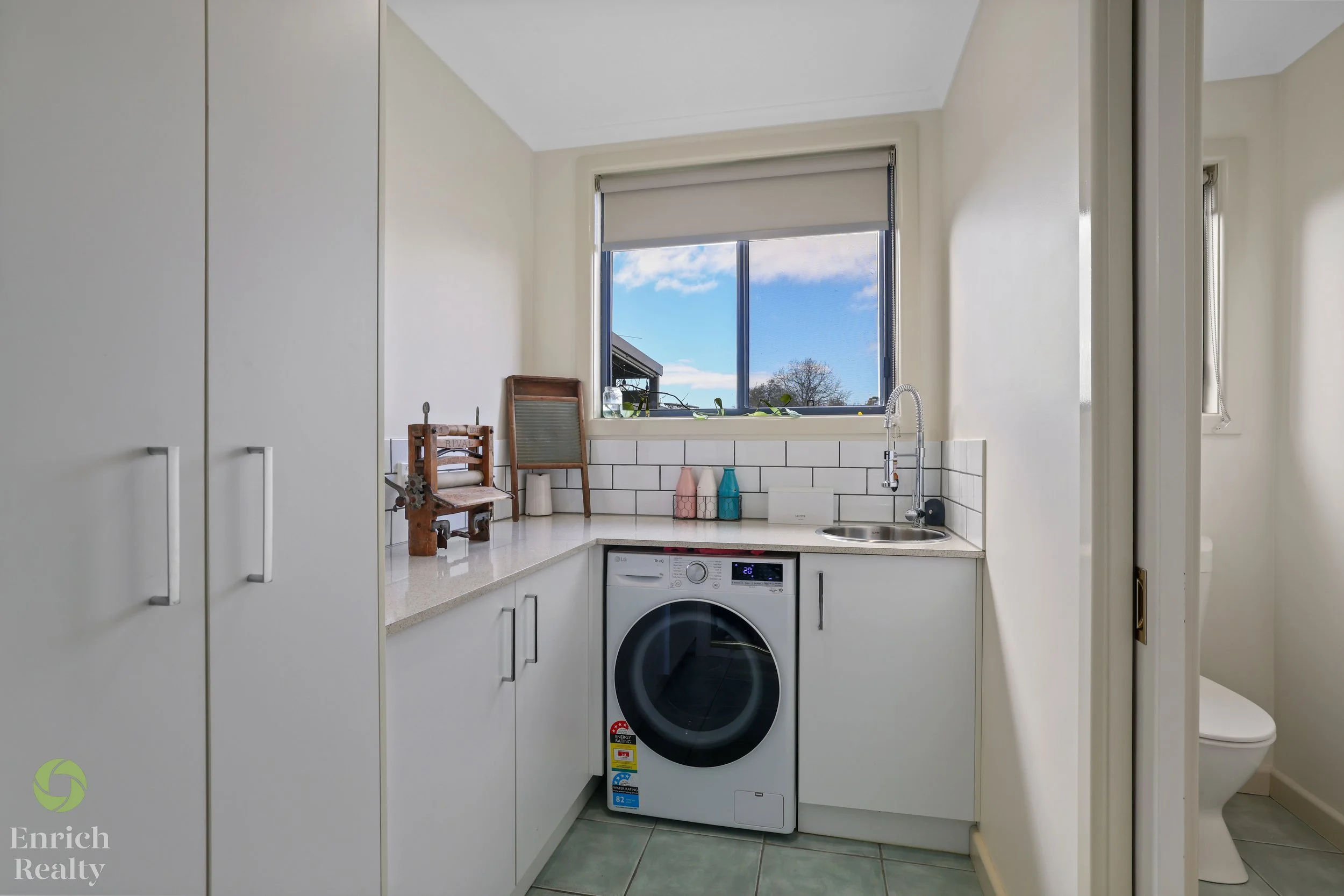 10MalnhamCrescent25WM.jpg