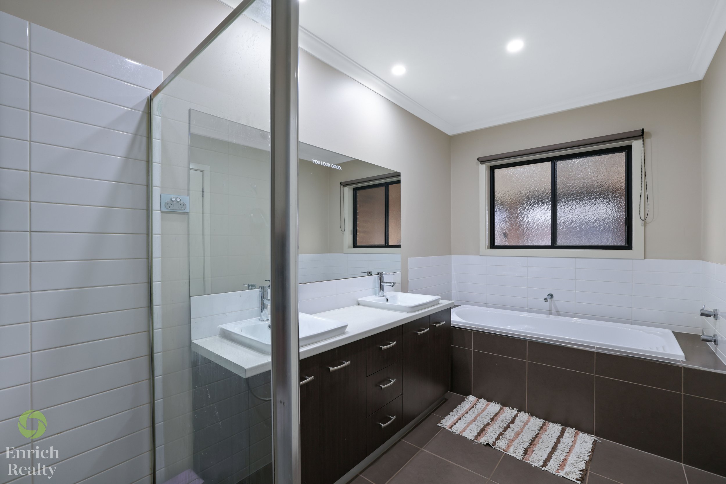 4RobinClose20WM.jpg