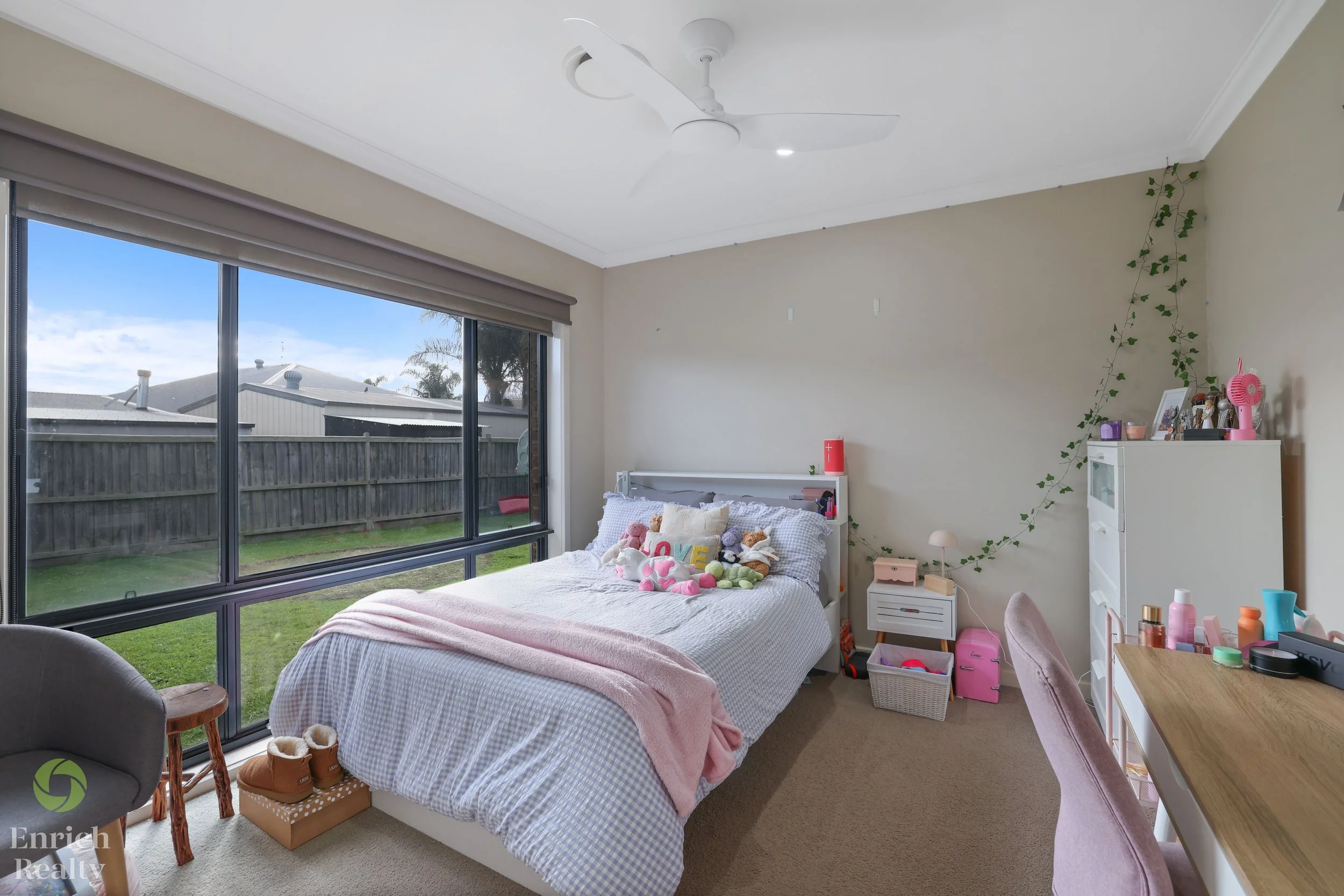 4RobinClose22WM.jpg