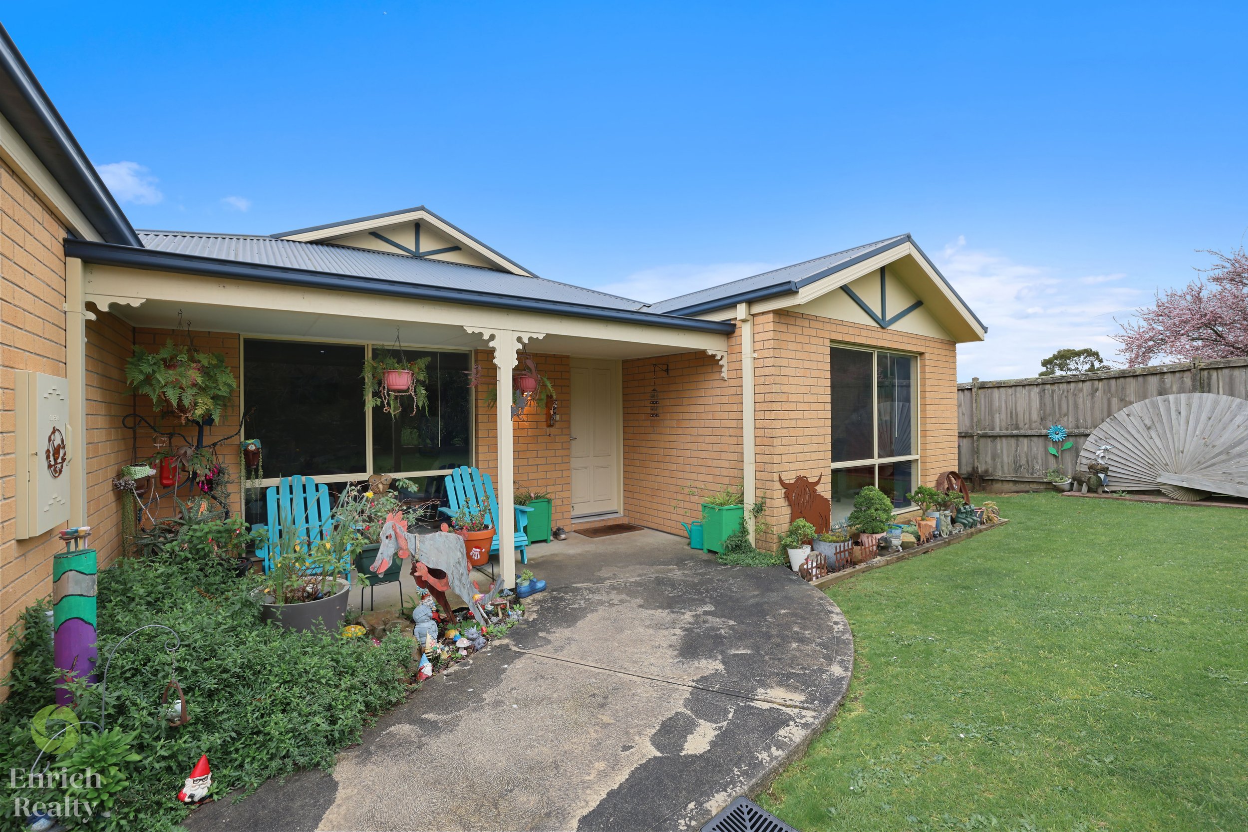 16PoplarClose29WM.jpg
