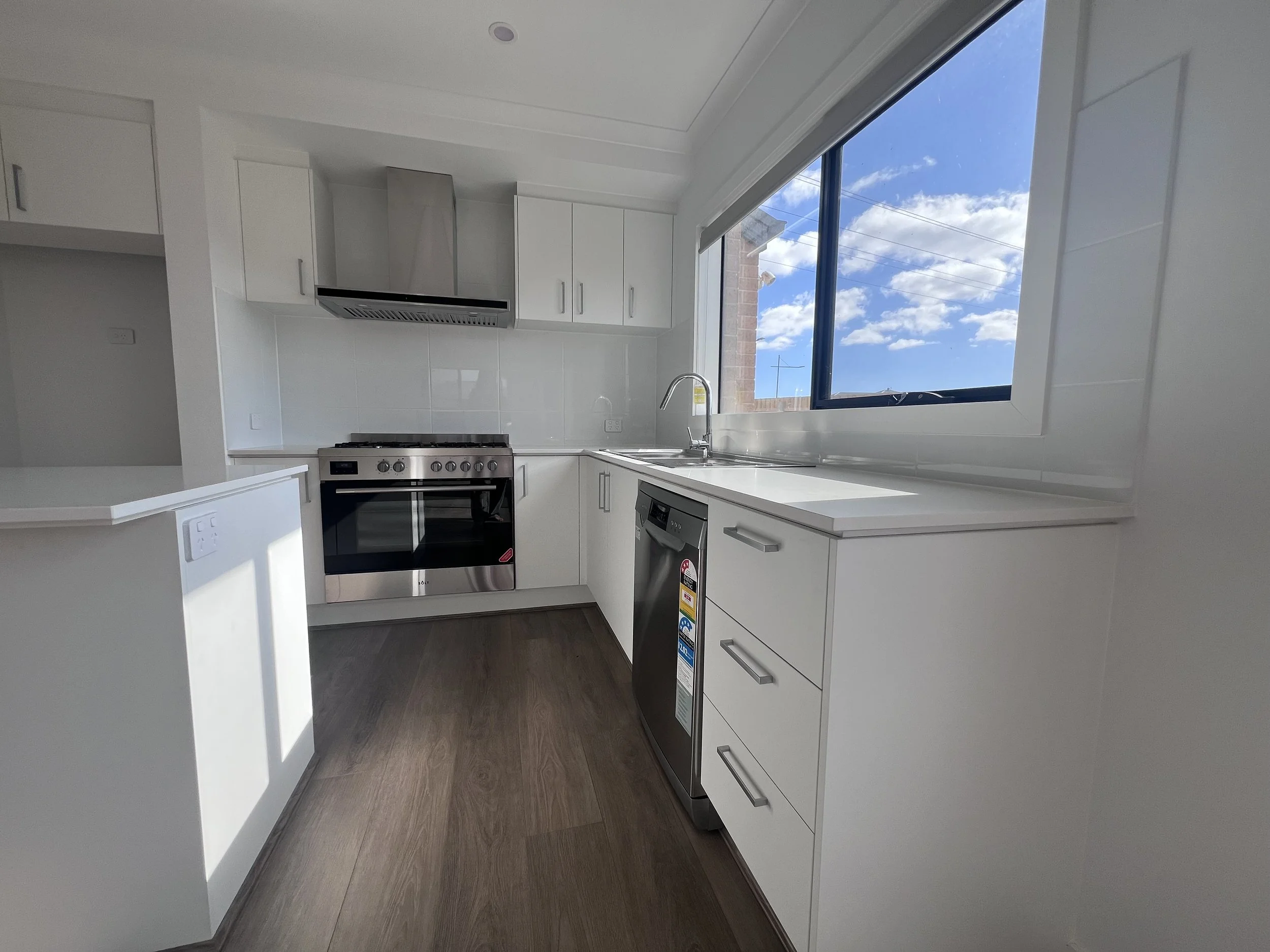 16 Emerson Dr, Traralgon - 3.jpeg