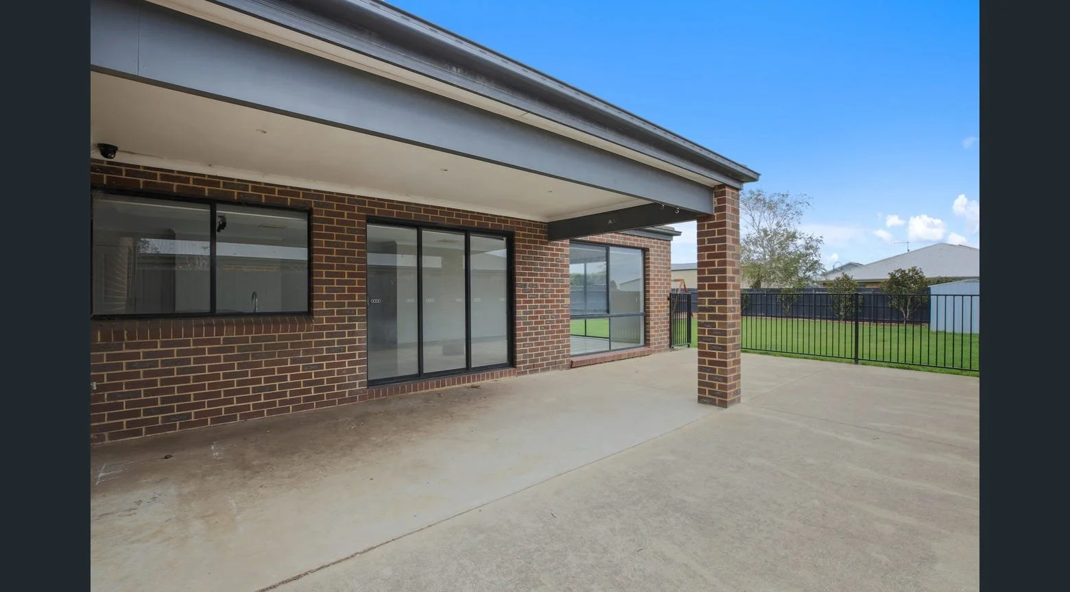 16 Newry Drive, Traralgon - 9.jpg