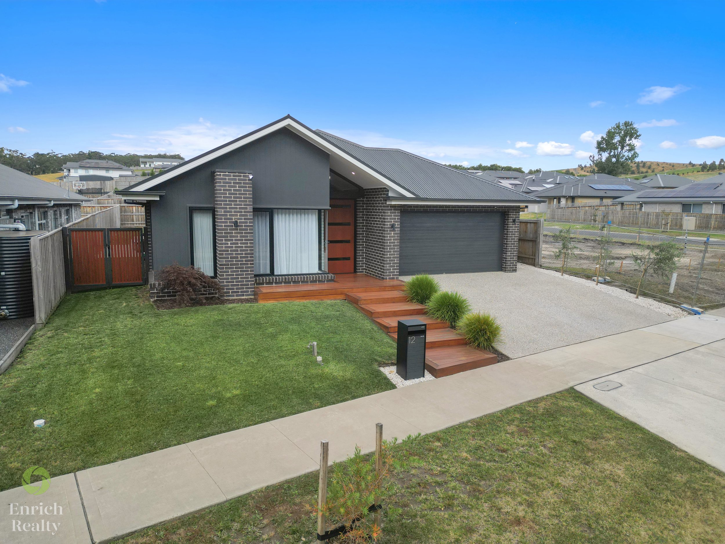 12 Carnoustie Court_06_WM.jpg