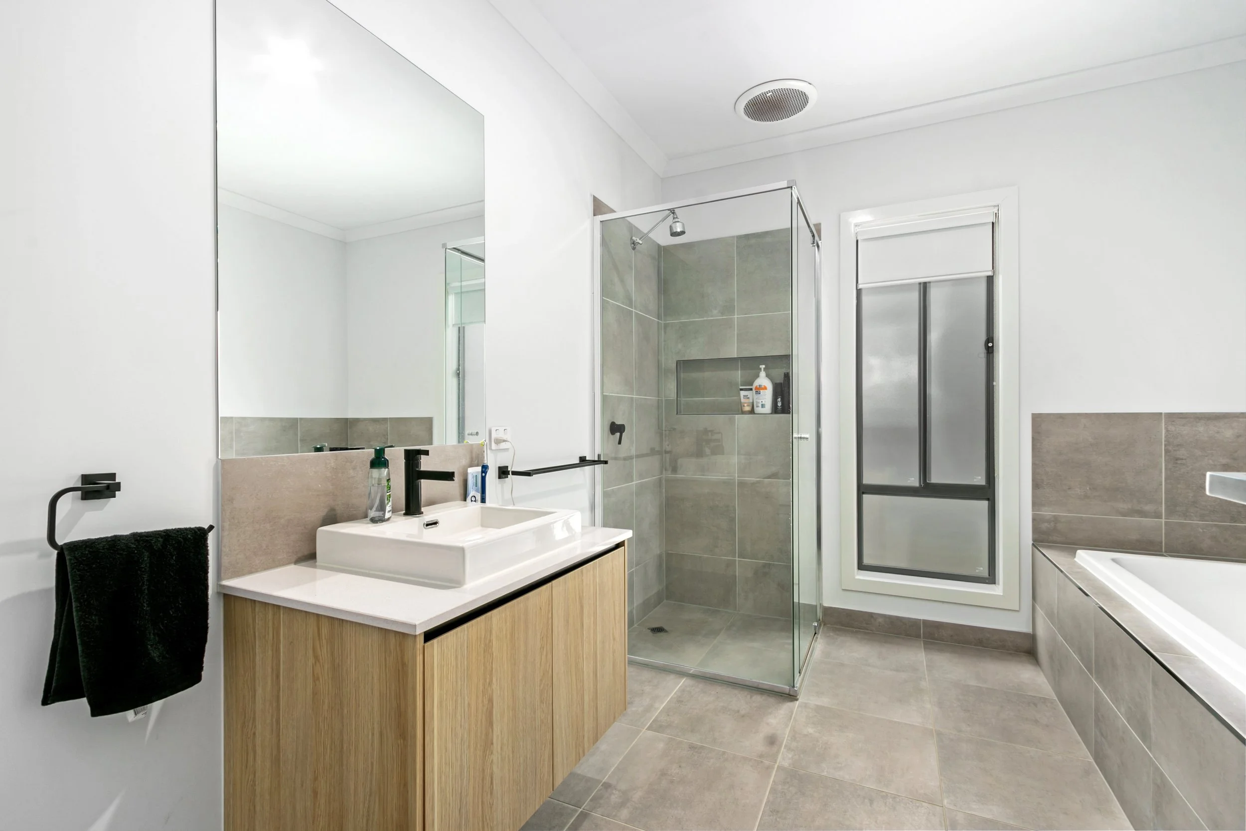 25 Coach Road, newborough - 9.jpg