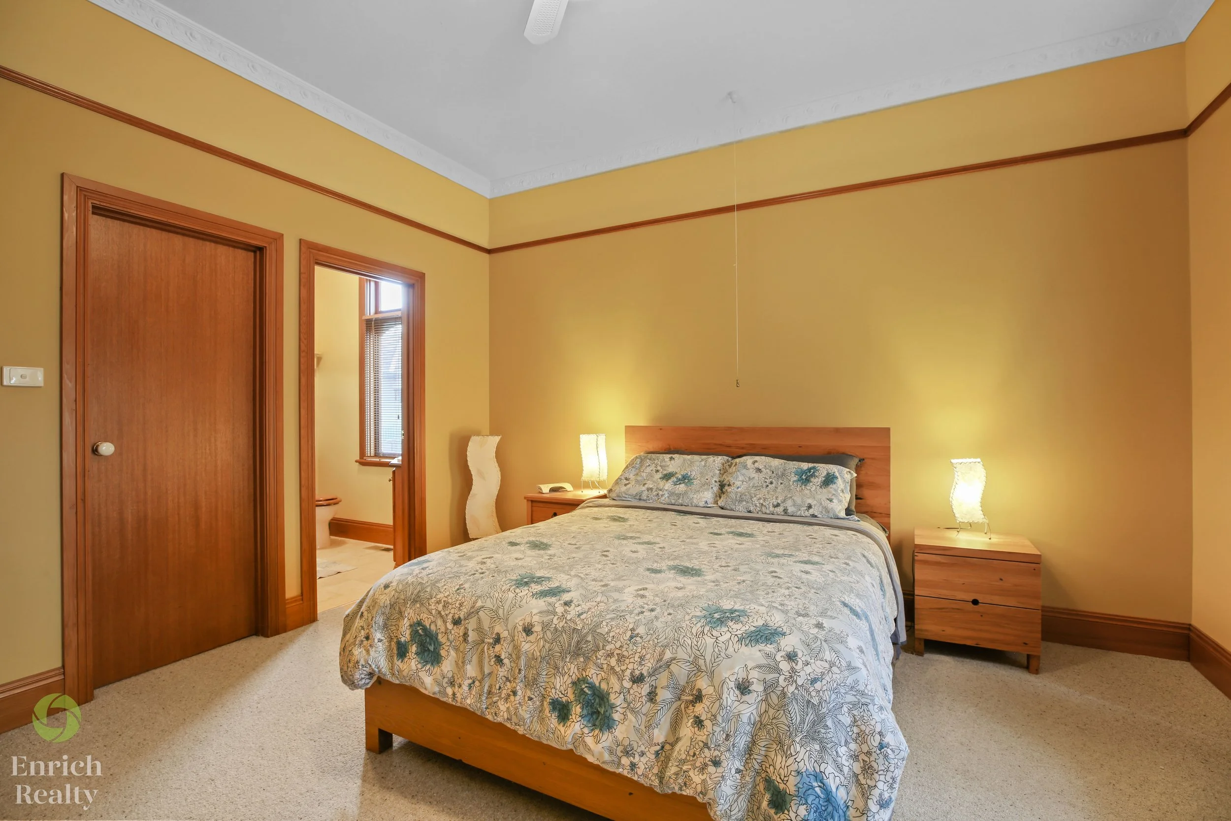 9HollandCourt10WM.jpg