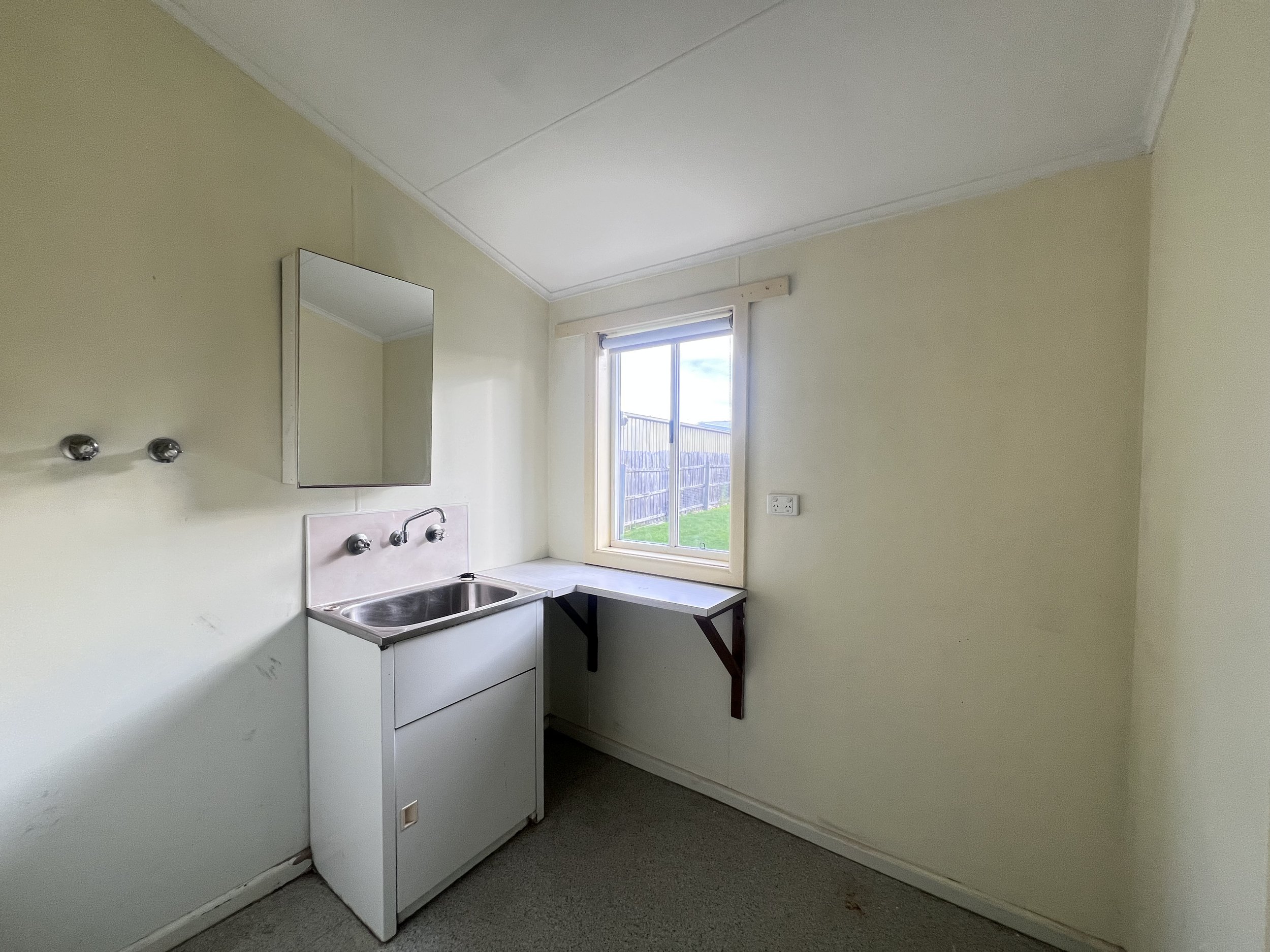 8 Mann Street, Moe - 4.jpg