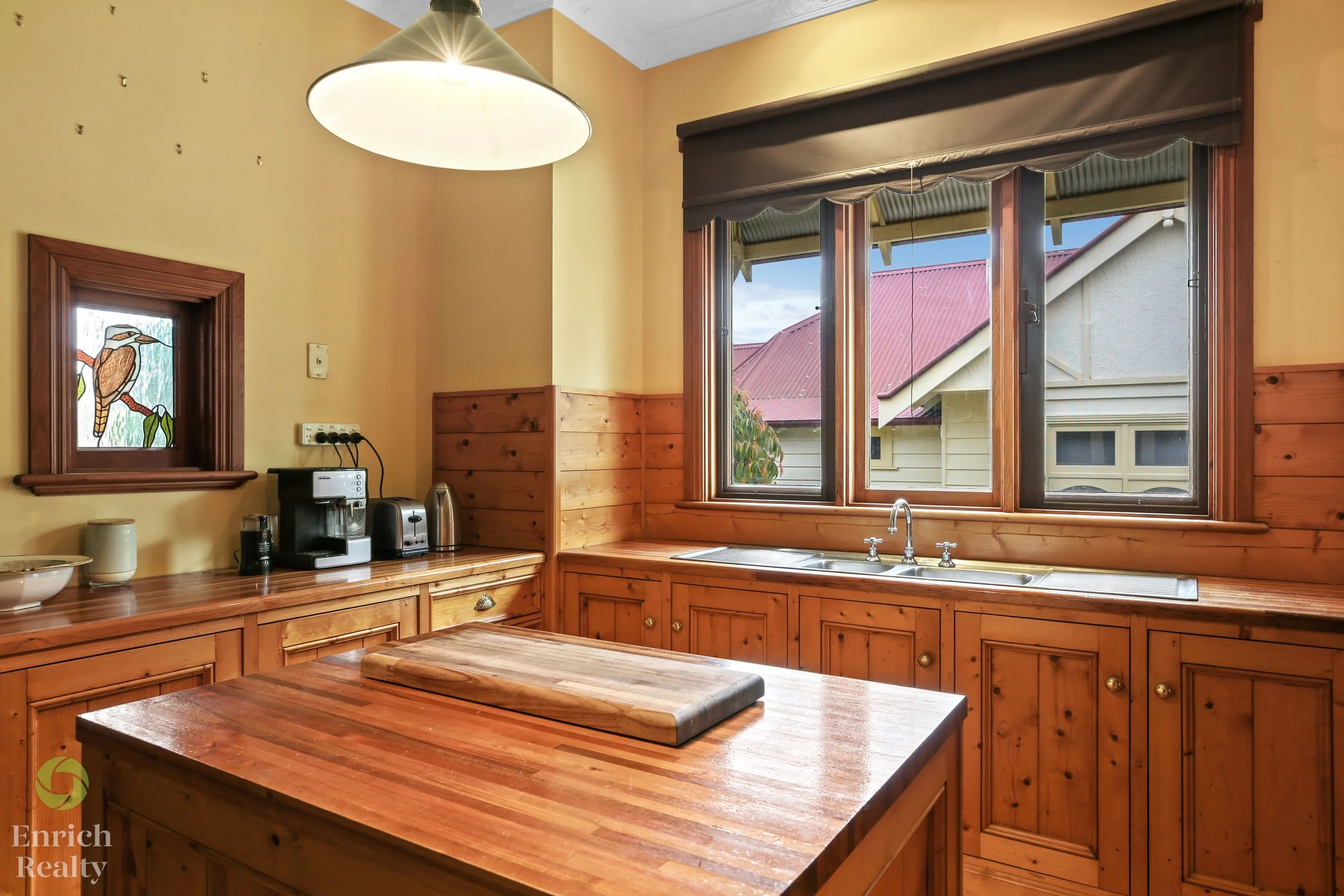 9HollandCourt18WM.jpg
