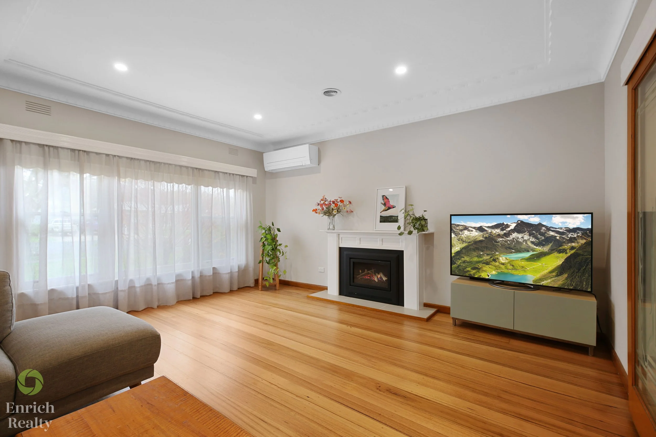 18KitchenerStreet18WM.jpg