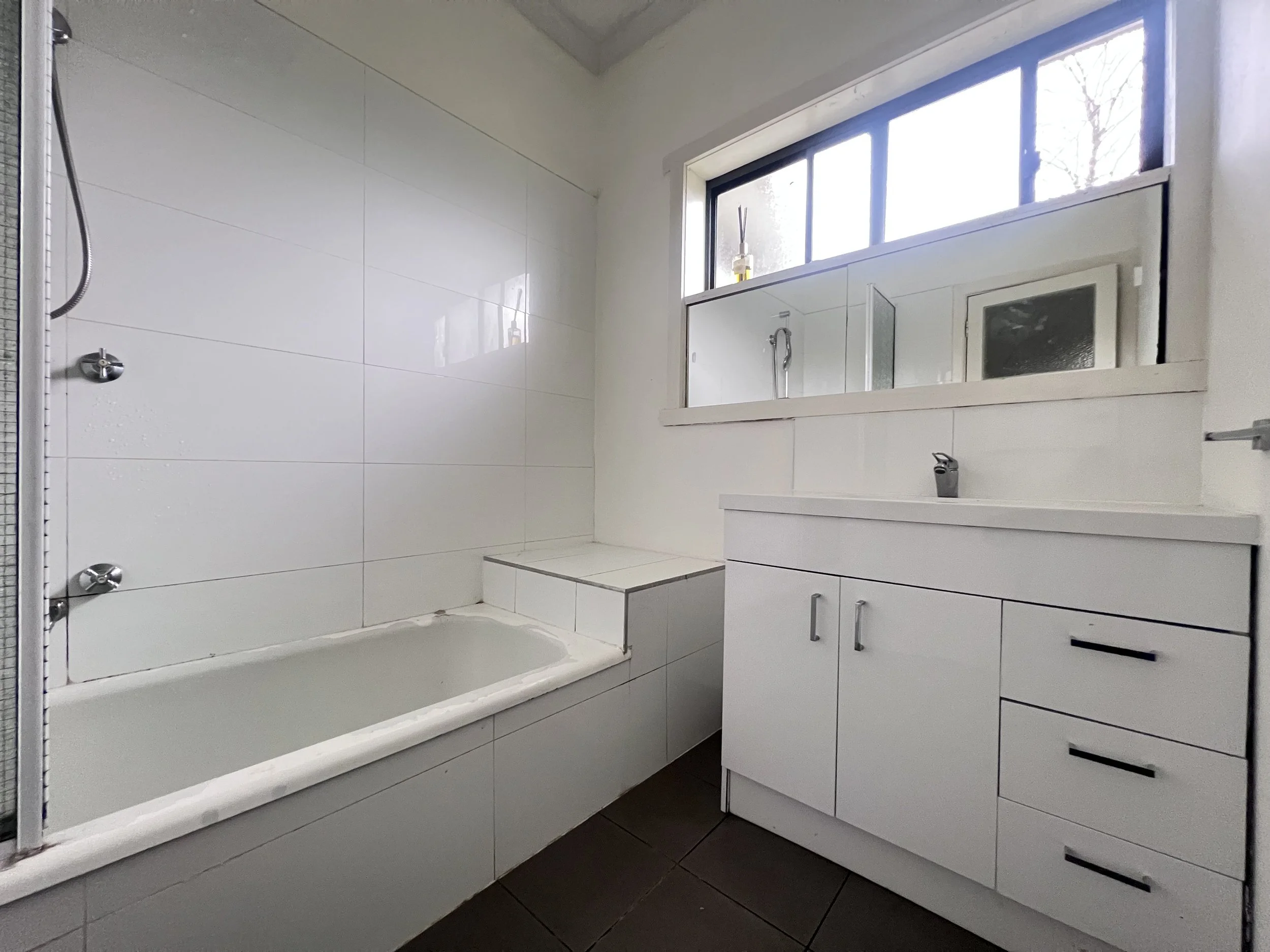 3 Low Road, Yallourn North - 7.jpeg