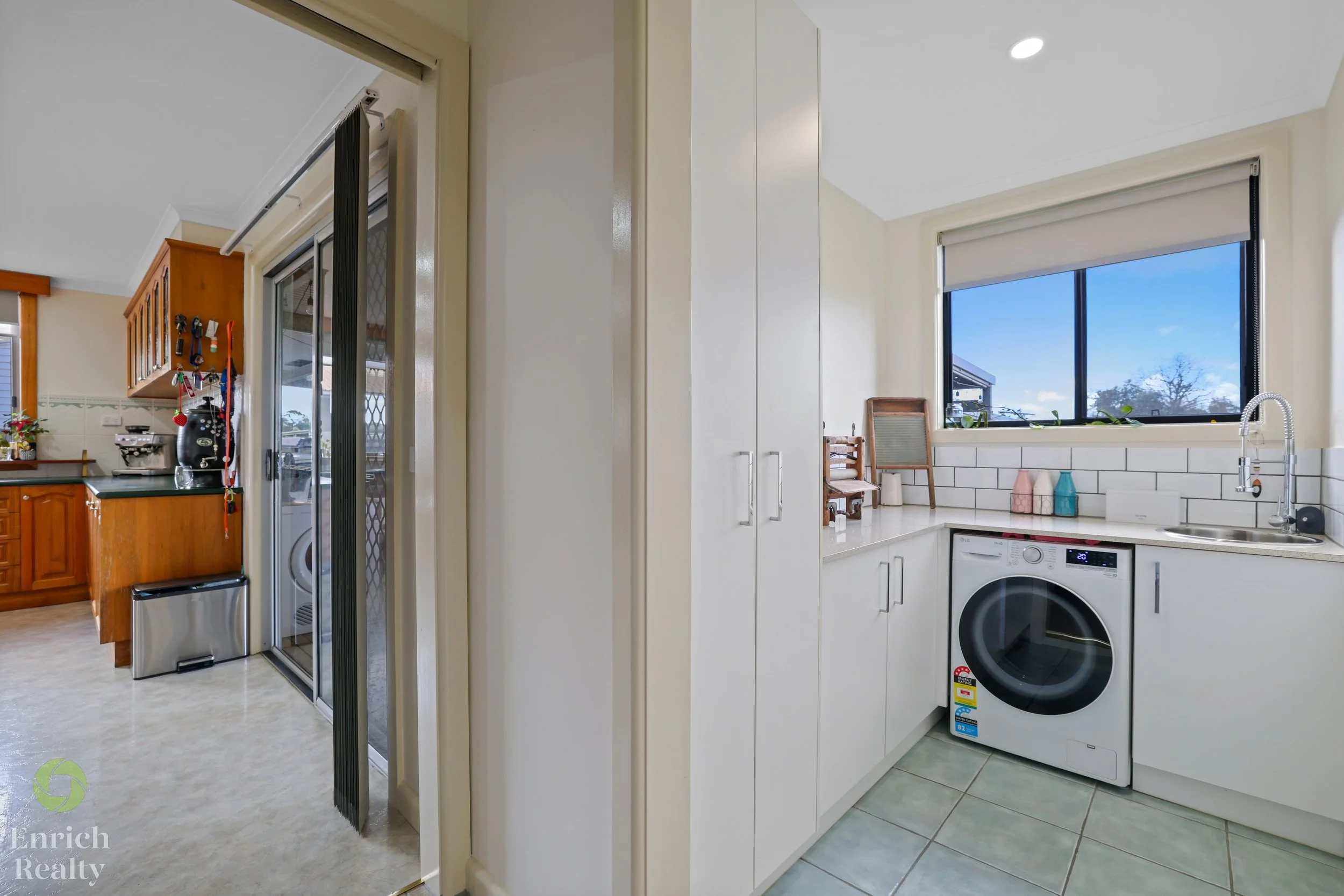 10MalnhamCrescent26WM.jpg