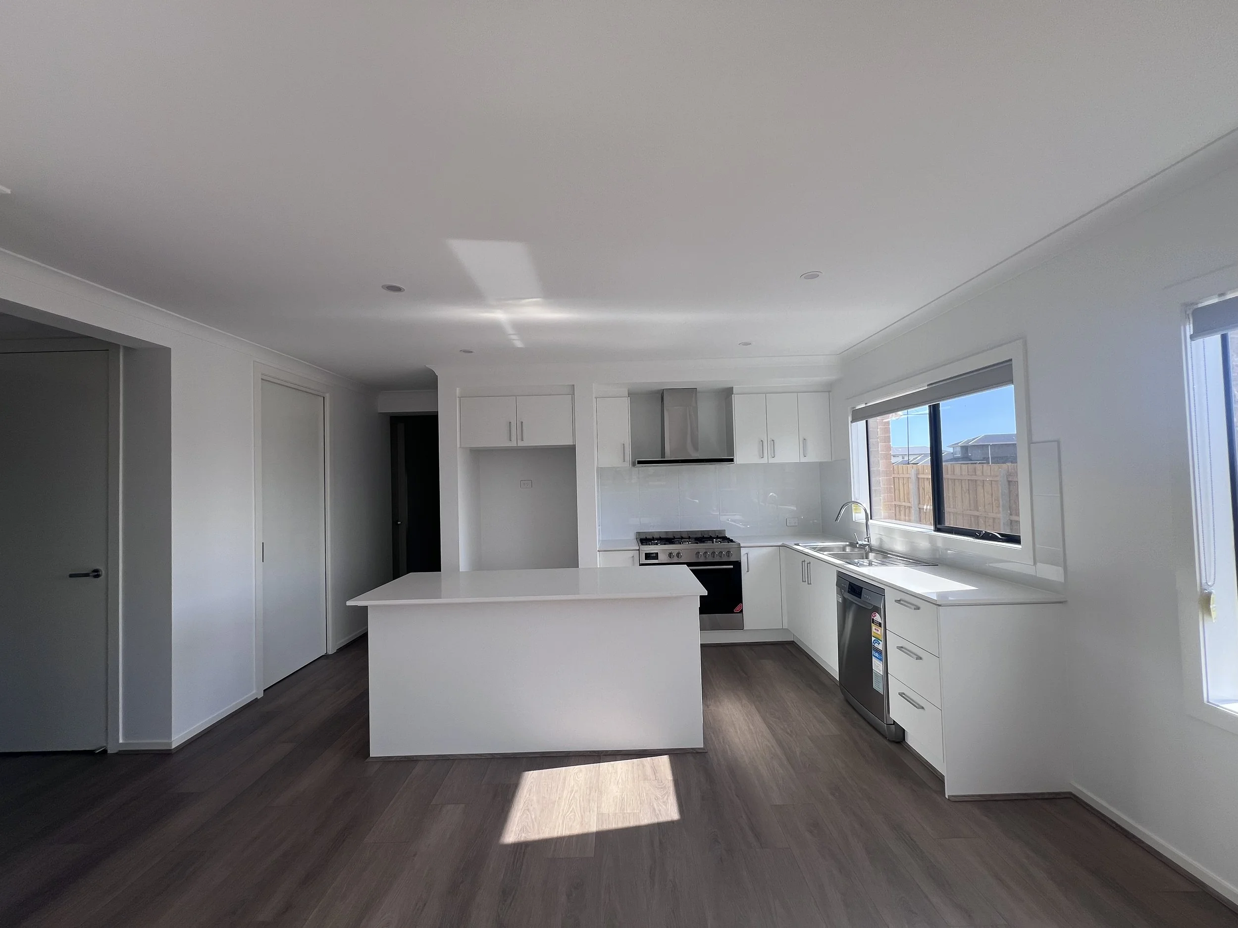 16 Emerson Dr, Traralgon - 2.jpeg