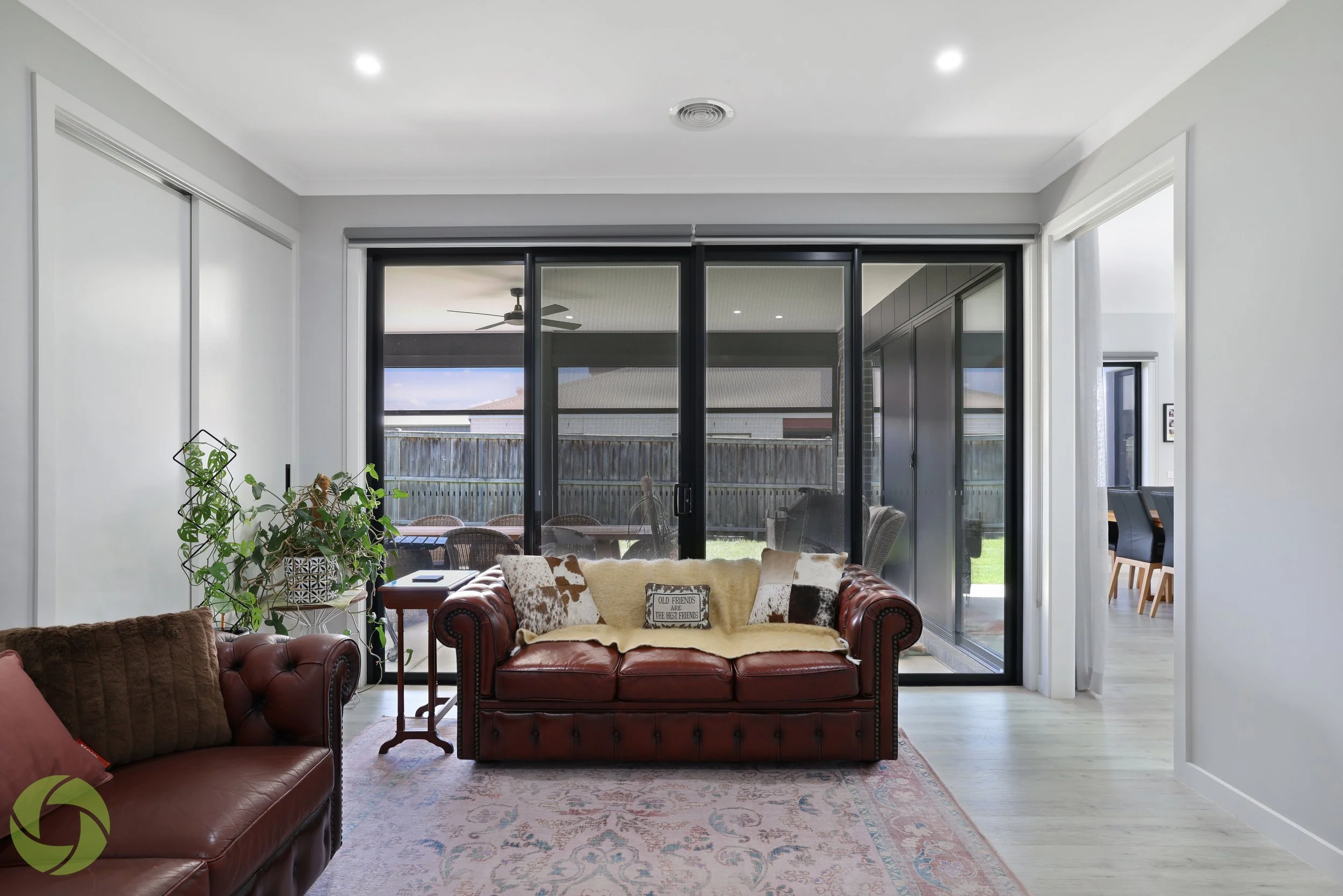 8FloresStreet22WM.jpg