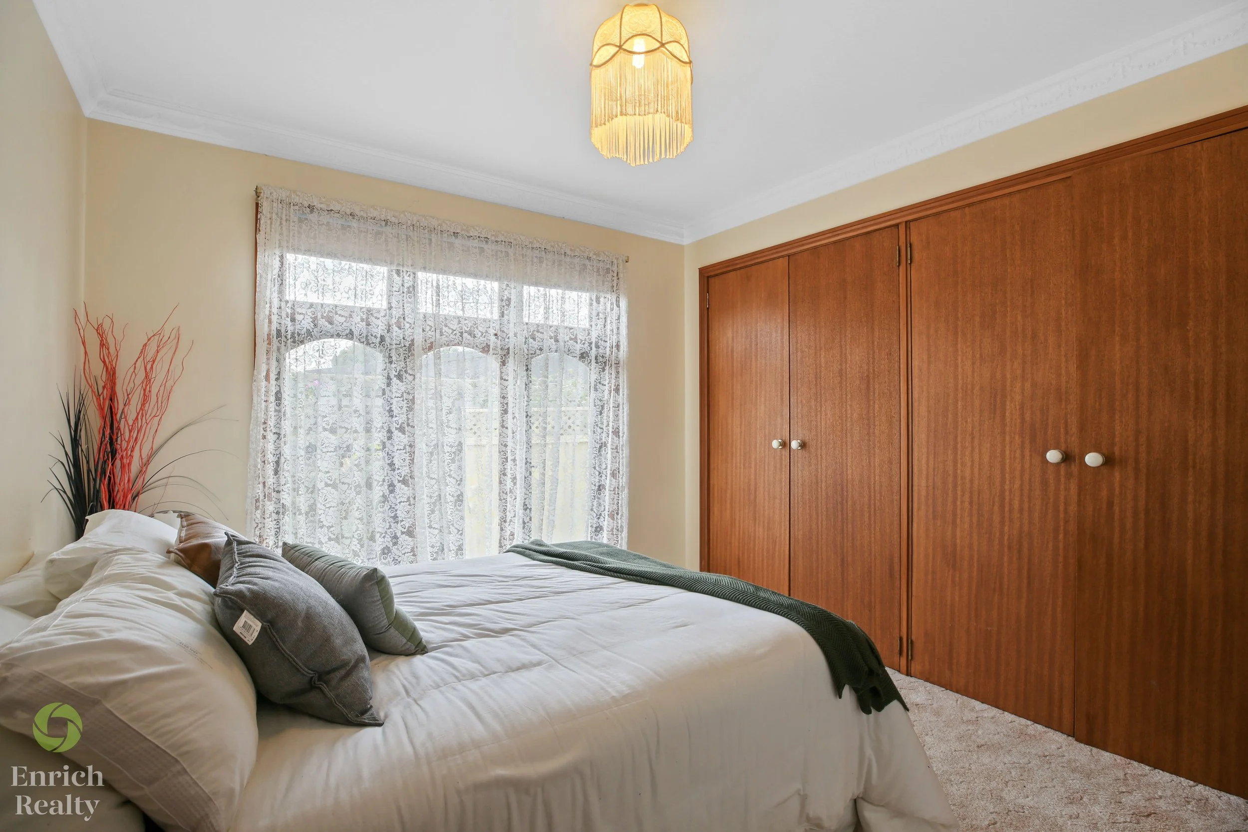 9HollandCourt32WM.jpg