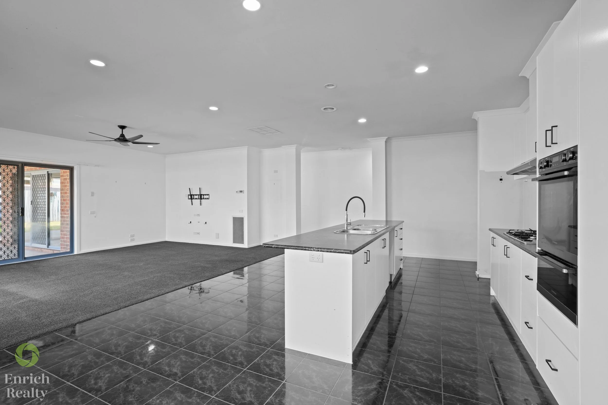 28VincentBoulevard25WM.jpg