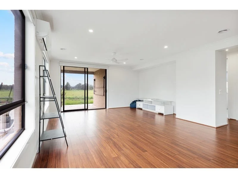 15 Heartwell Street, Warragul 4.jpeg