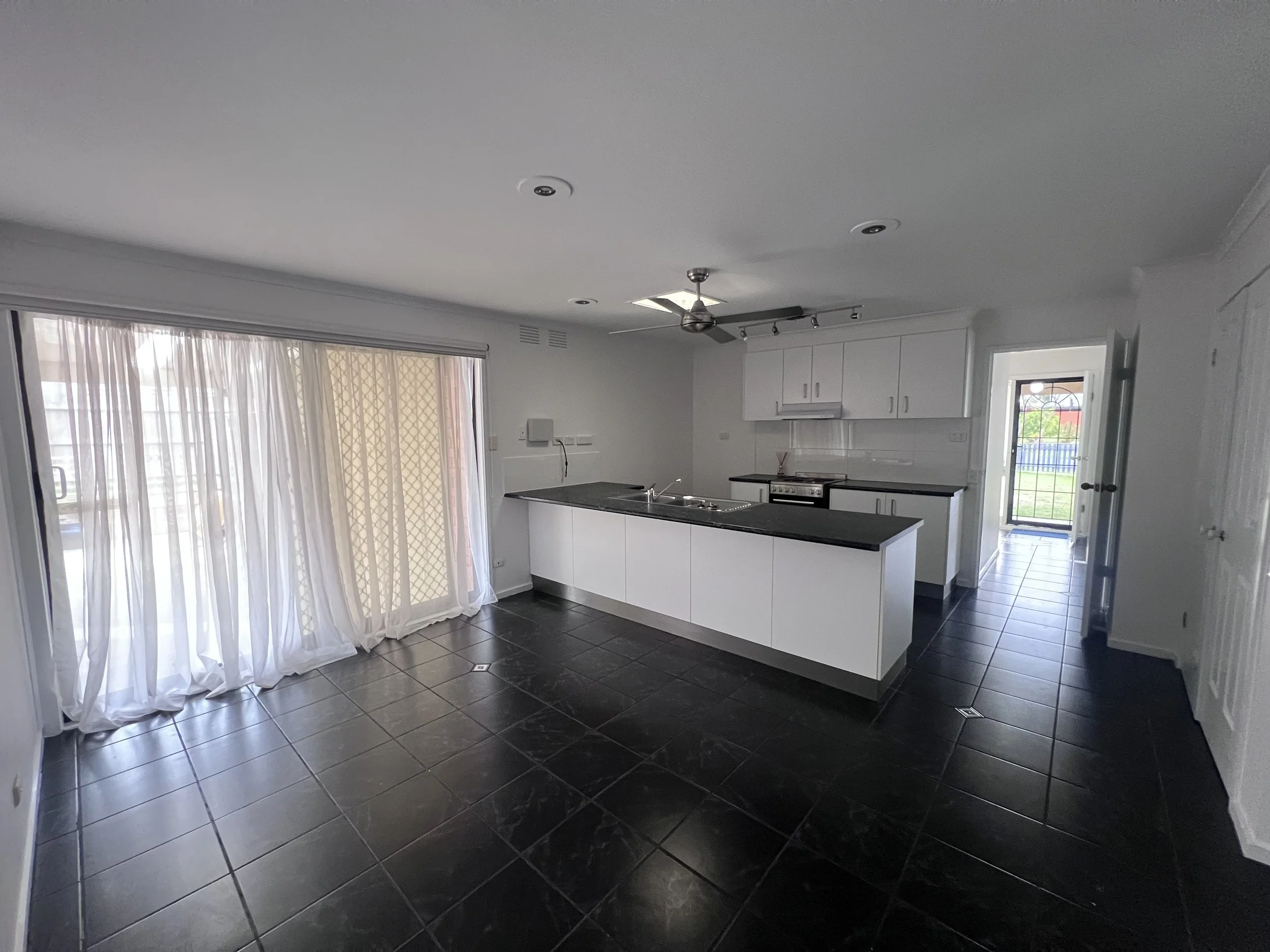 7 Cary Place, Traralgon - 2.jpeg