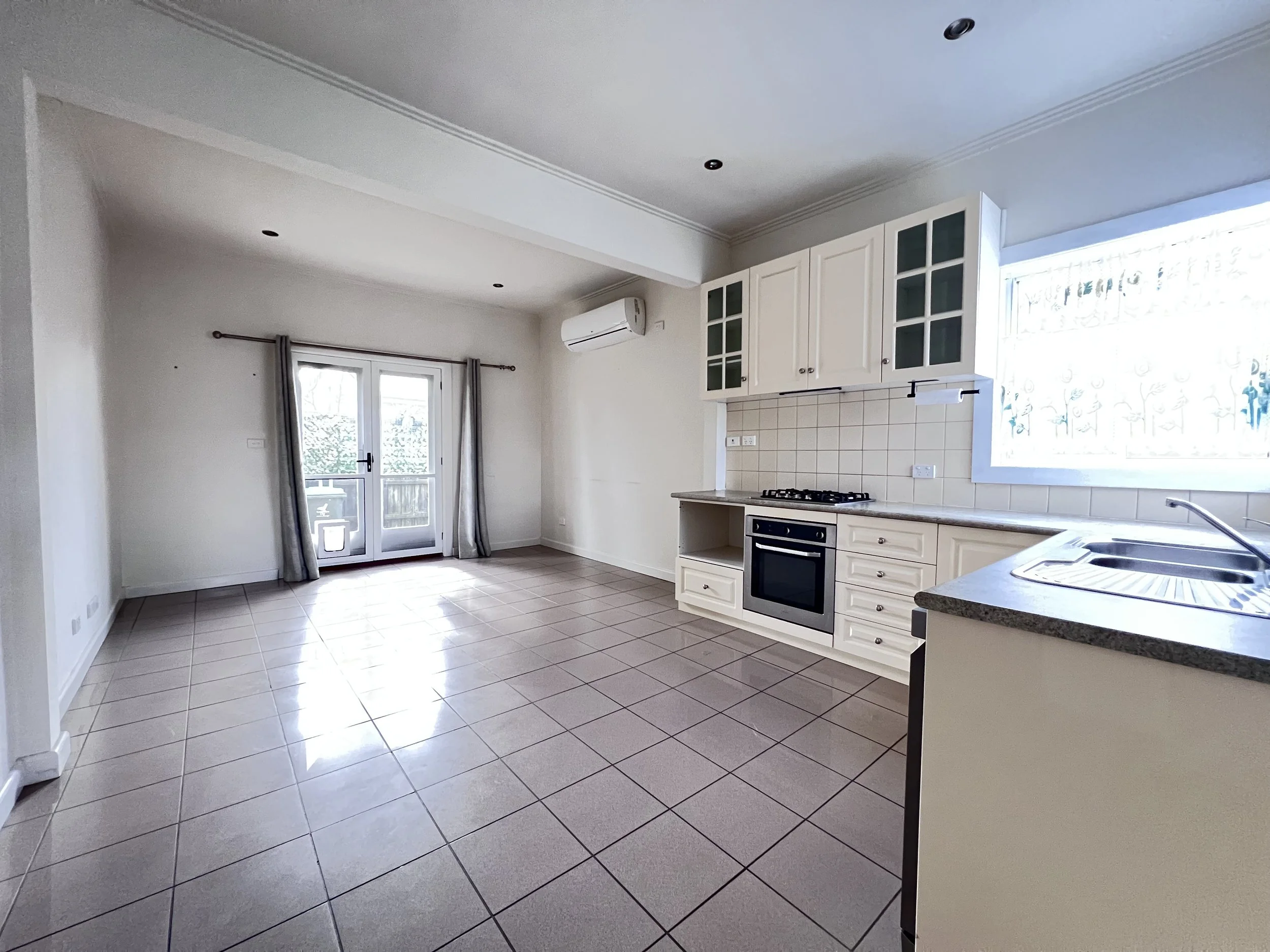 1 Roberts Street, Moe - 2.jpeg