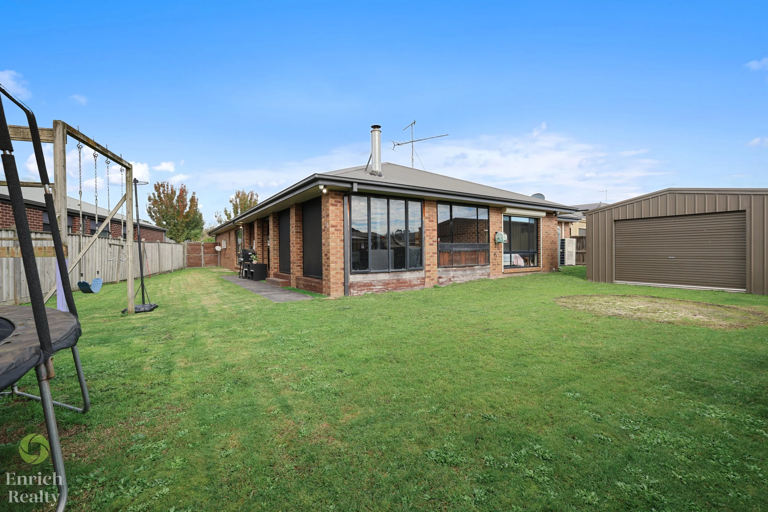4RobinClose27WM.jpg
