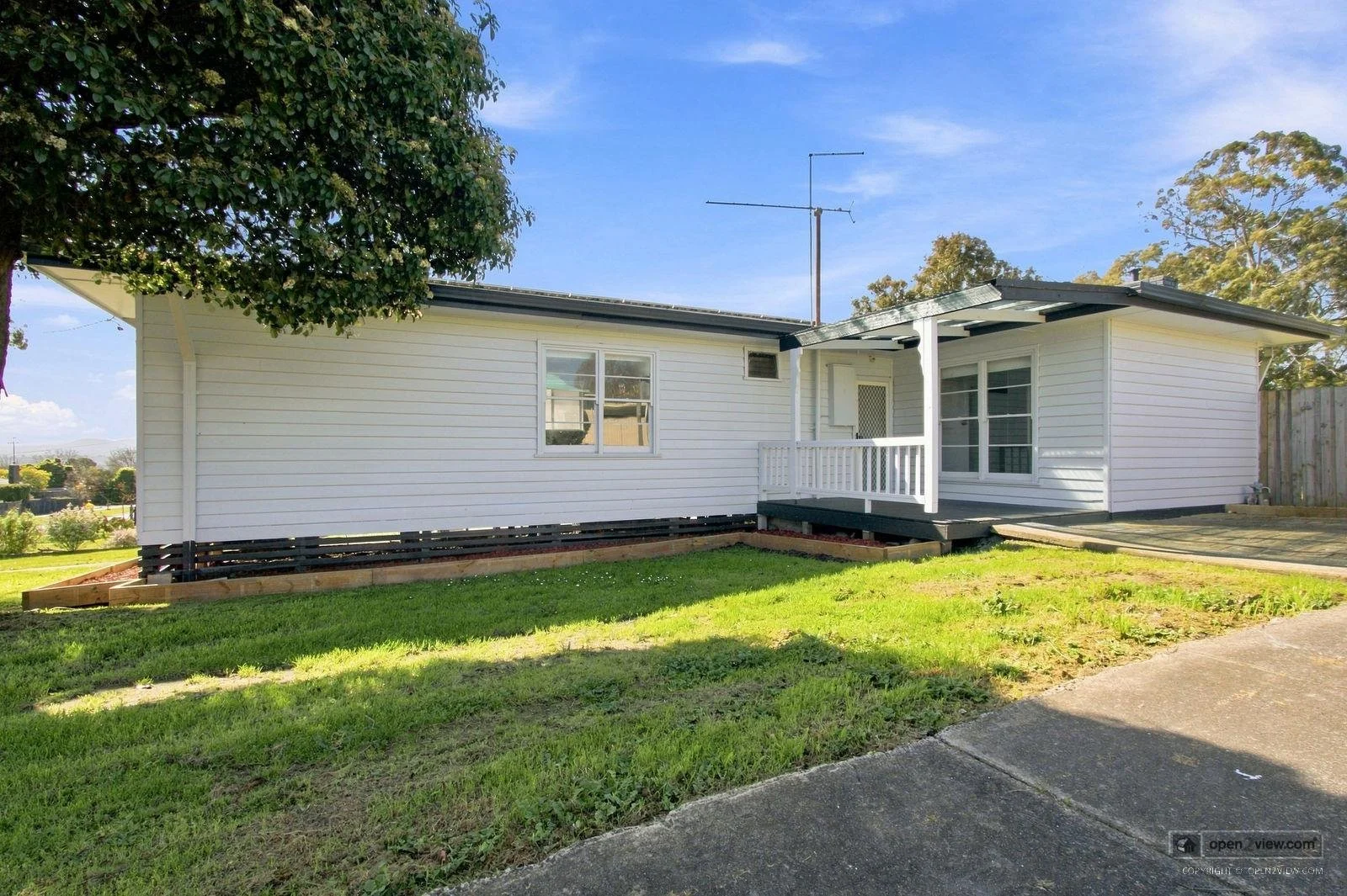 9 Baw Baw Street, Moe - 1.jpg