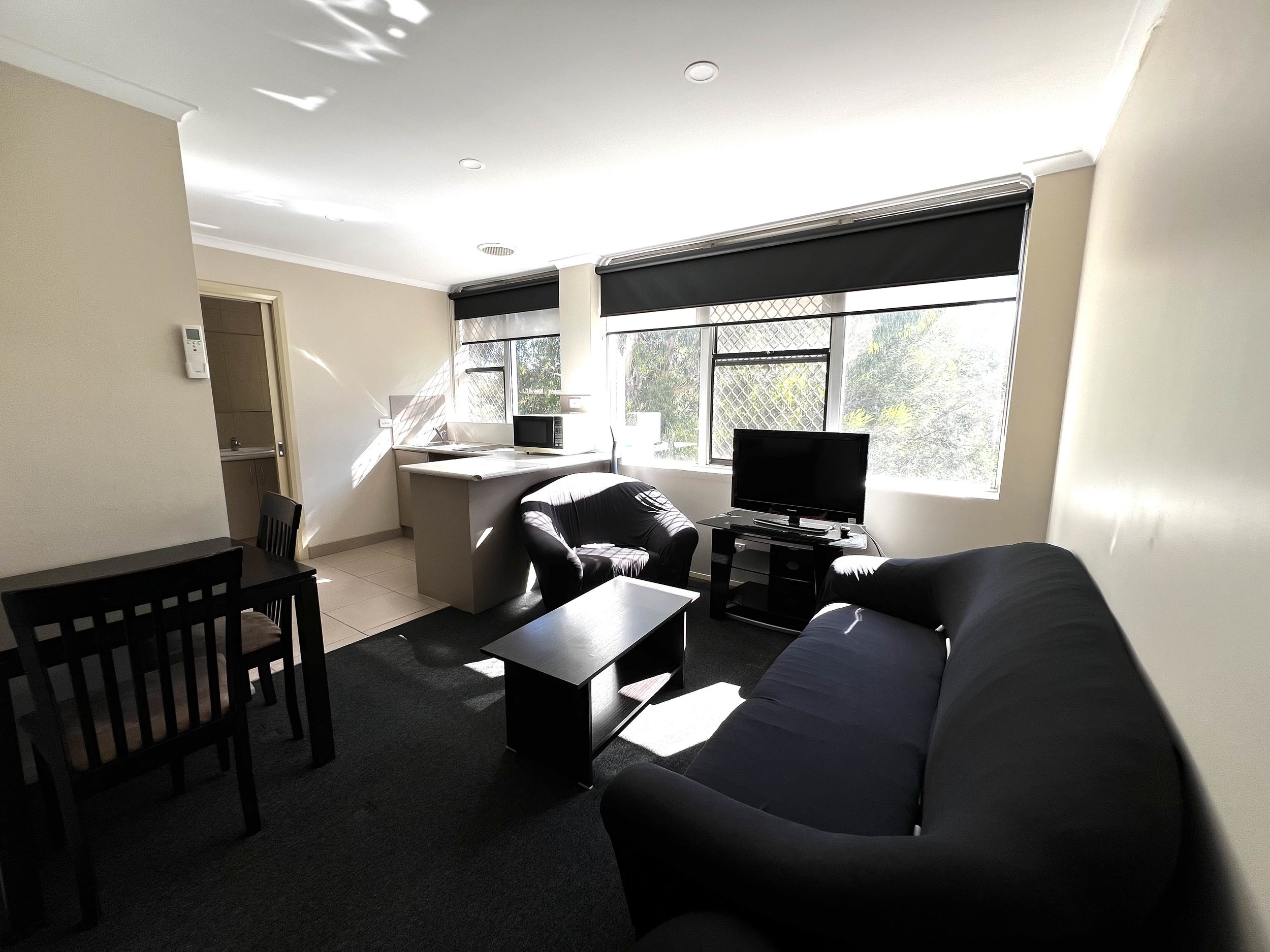 for lease unit fully furnished newborough