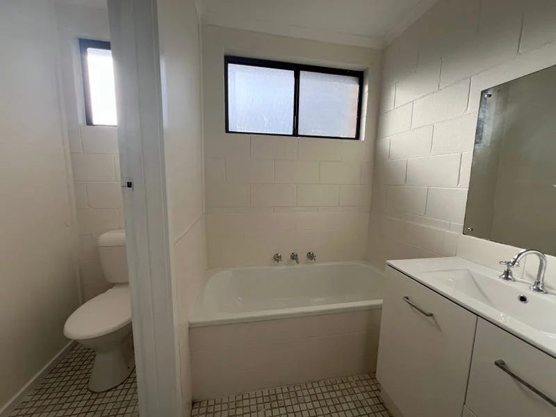 3_5 Evelyn St, Moe - 6.jpg