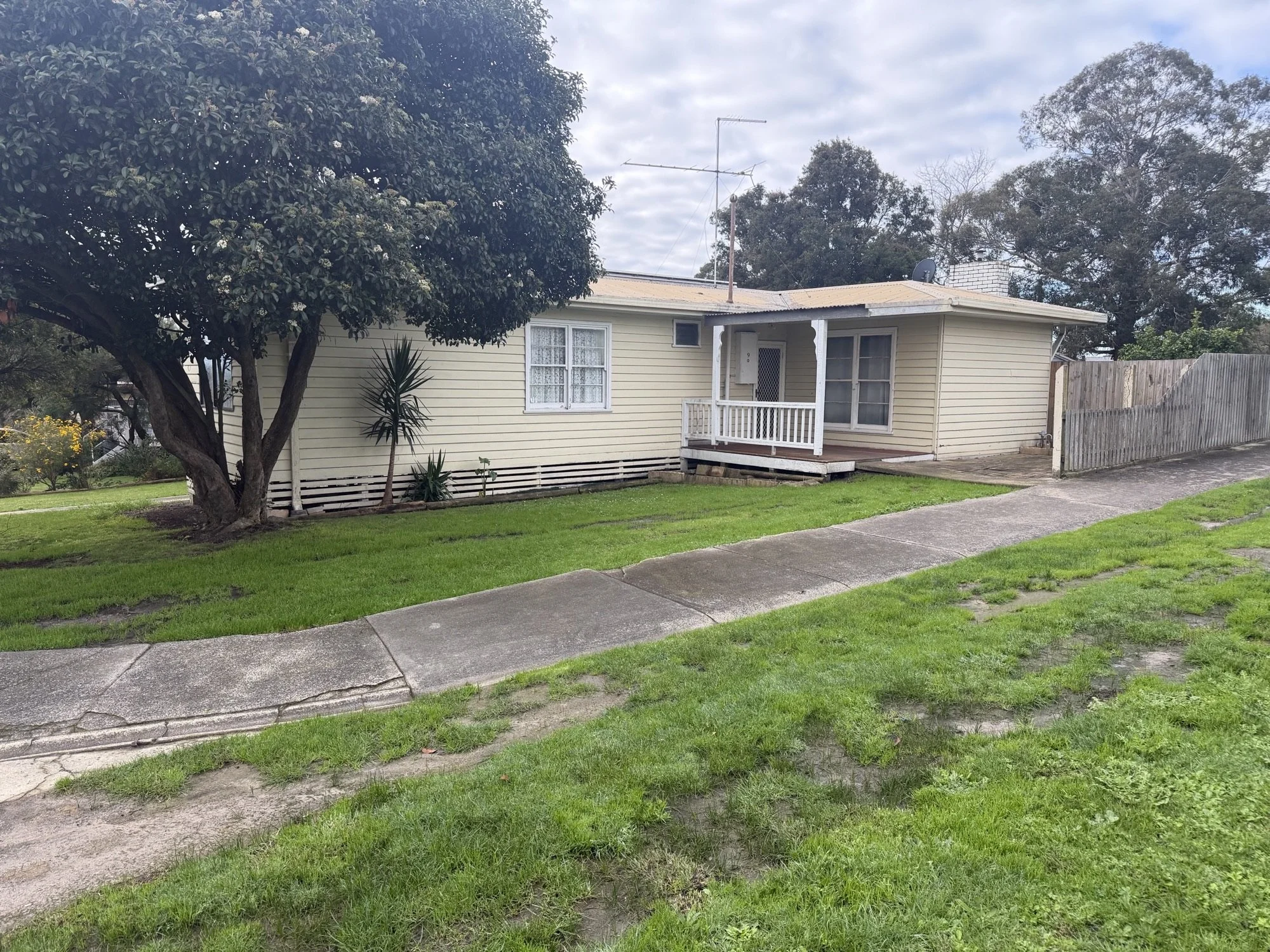 9 Baw Baw Street, Moe - 13.jpeg