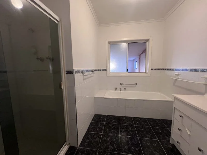 24 Bayley St, Moe - 9.jpg