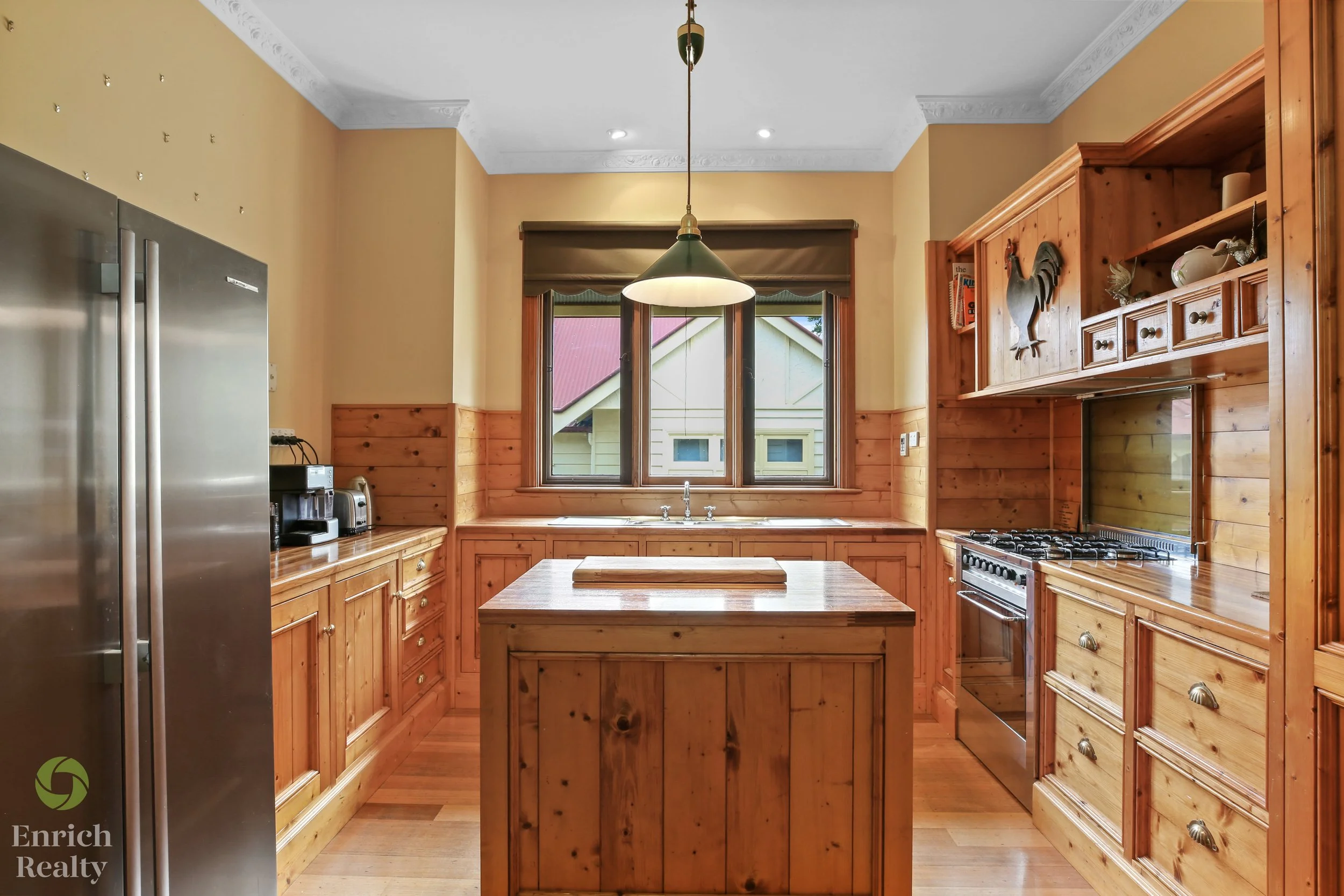 9HollandCourt16WM.jpg