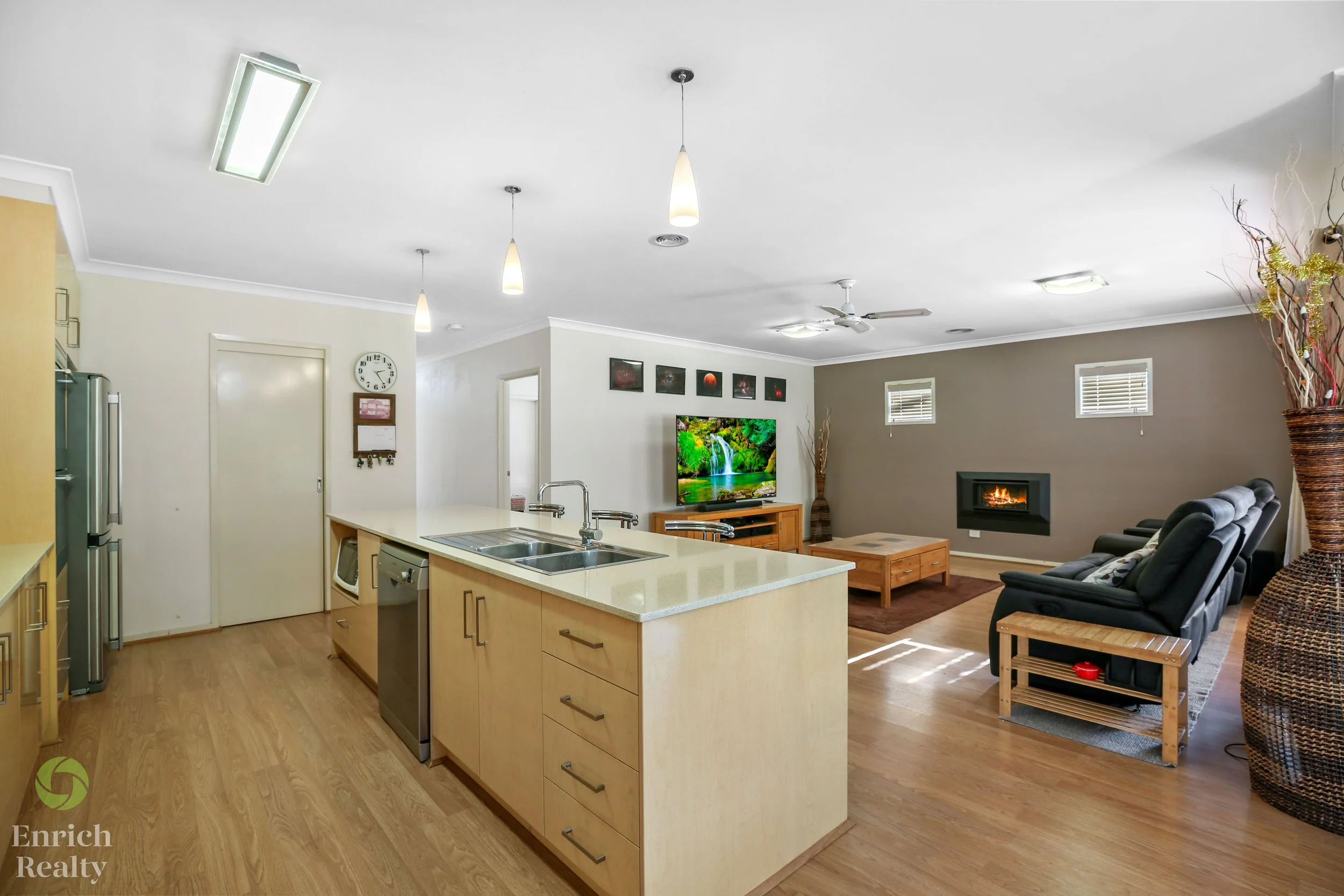 4MontaneBoulevard23WM.jpg