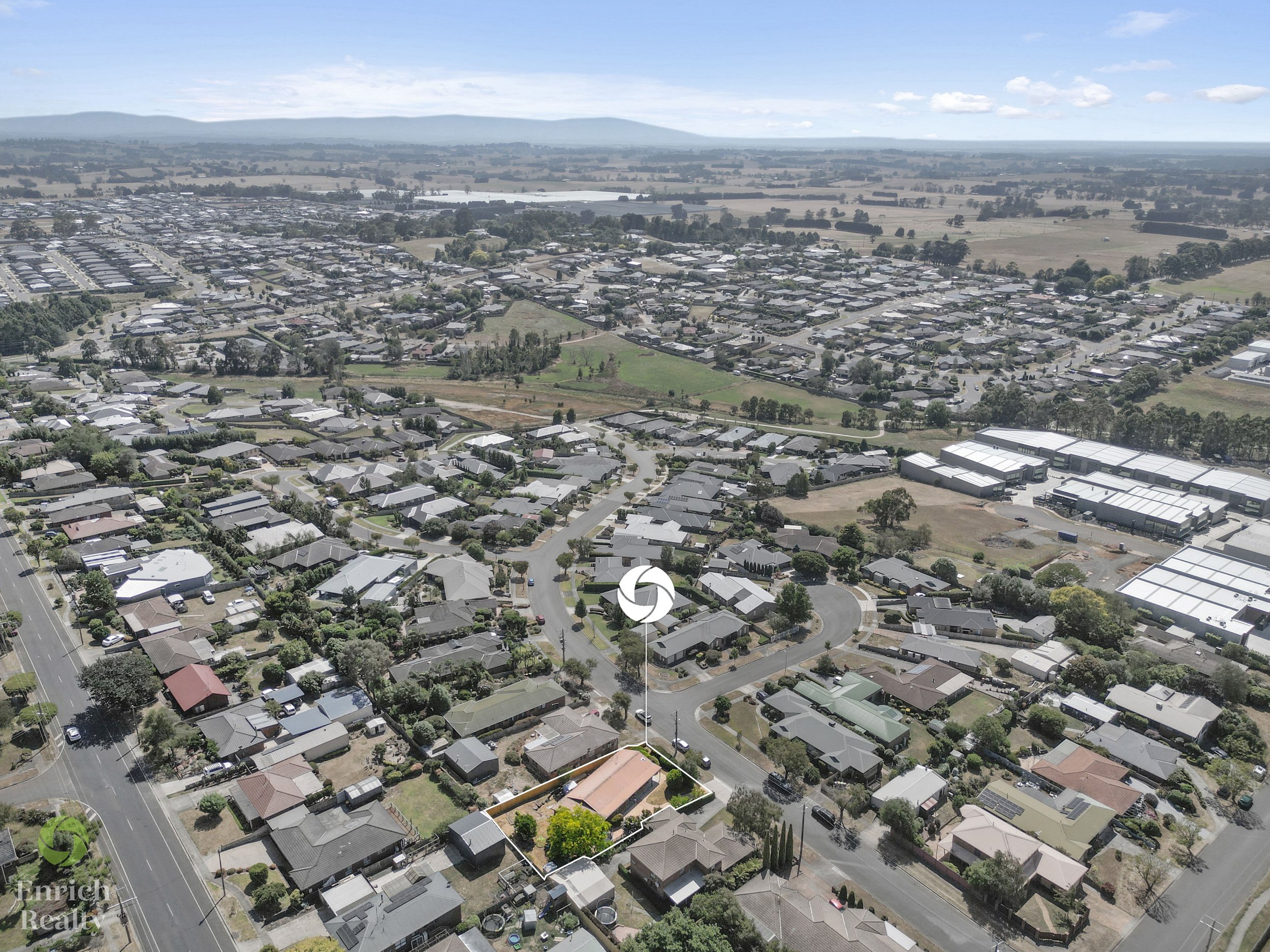 5 Cromie Drive_02_WM.jpg