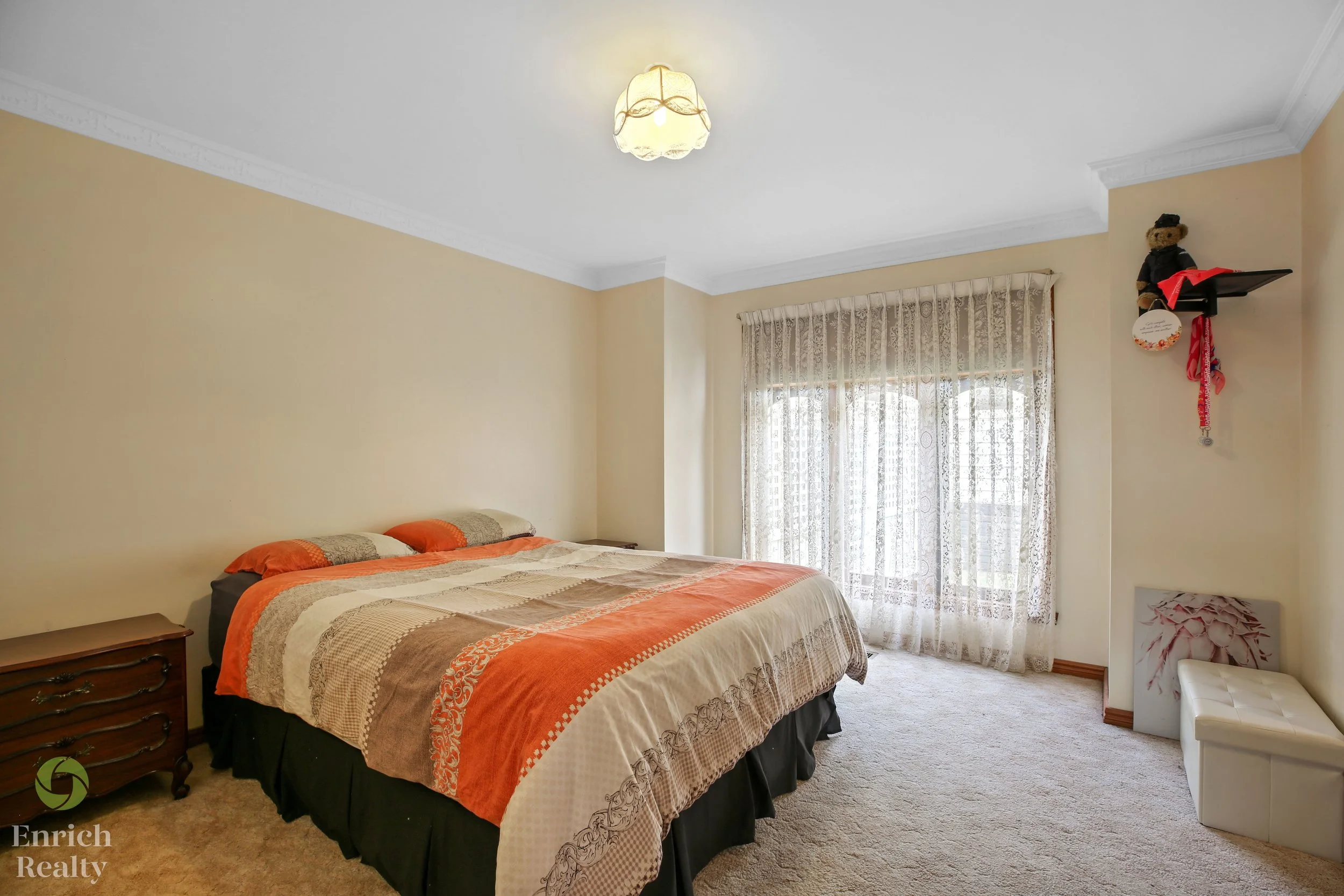 9HollandCourt34WM.jpg