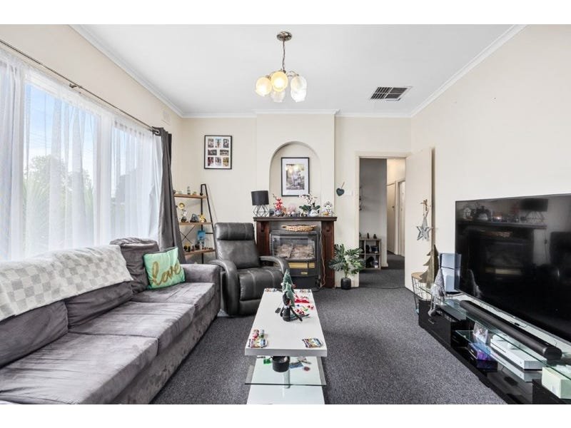 7 Brendan Street, Moe - 5.jpg