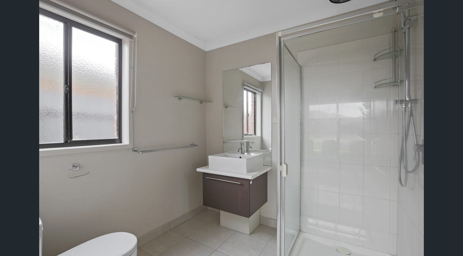 16 Newry Drive, Traralgon - 4.jpg