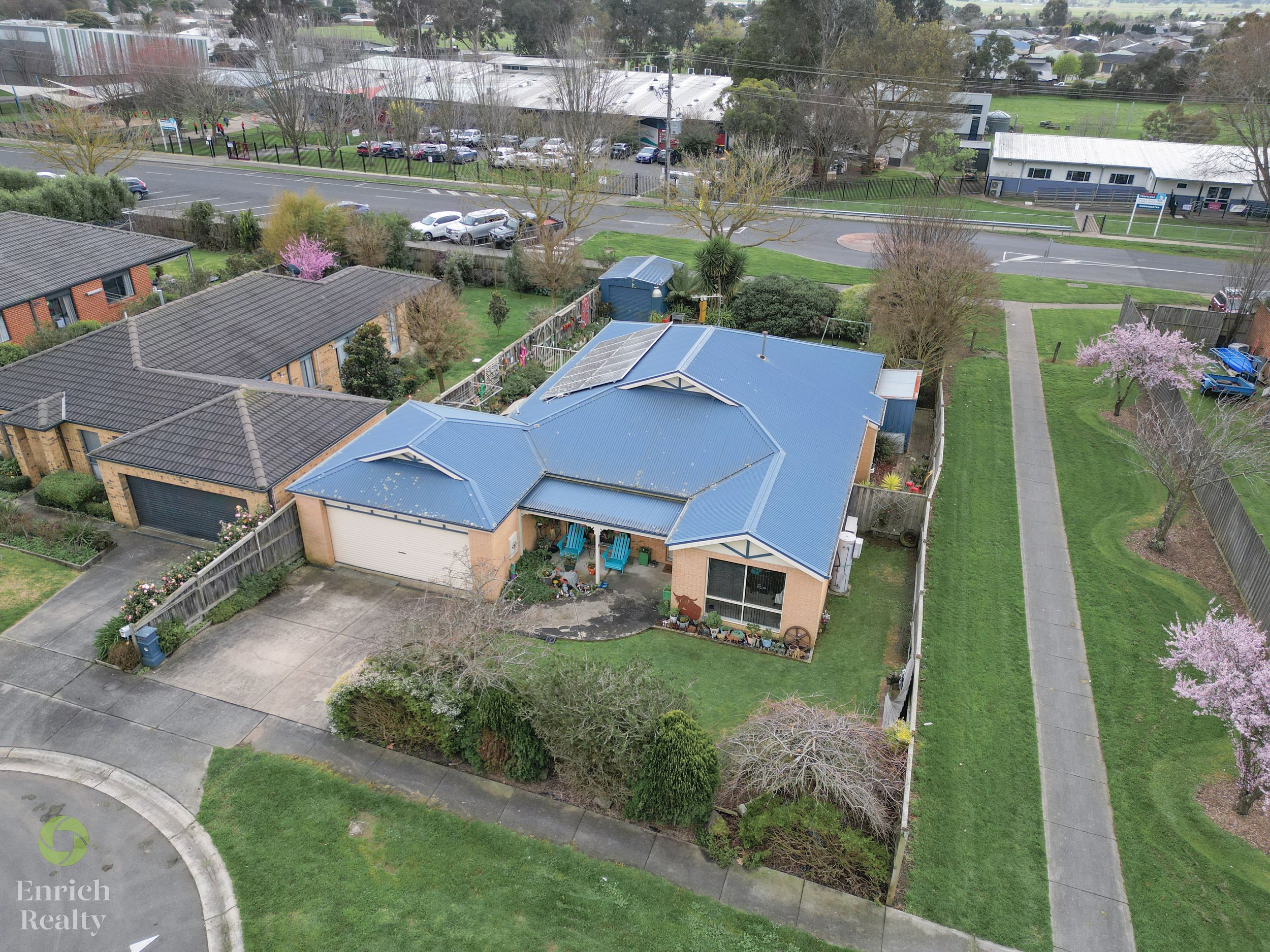 16PoplarClose06WM.jpg