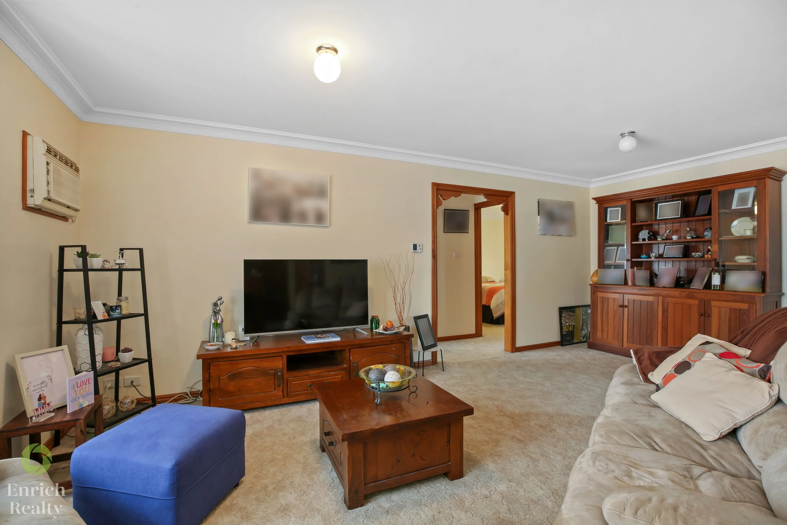 9HollandCourt30WM.jpg